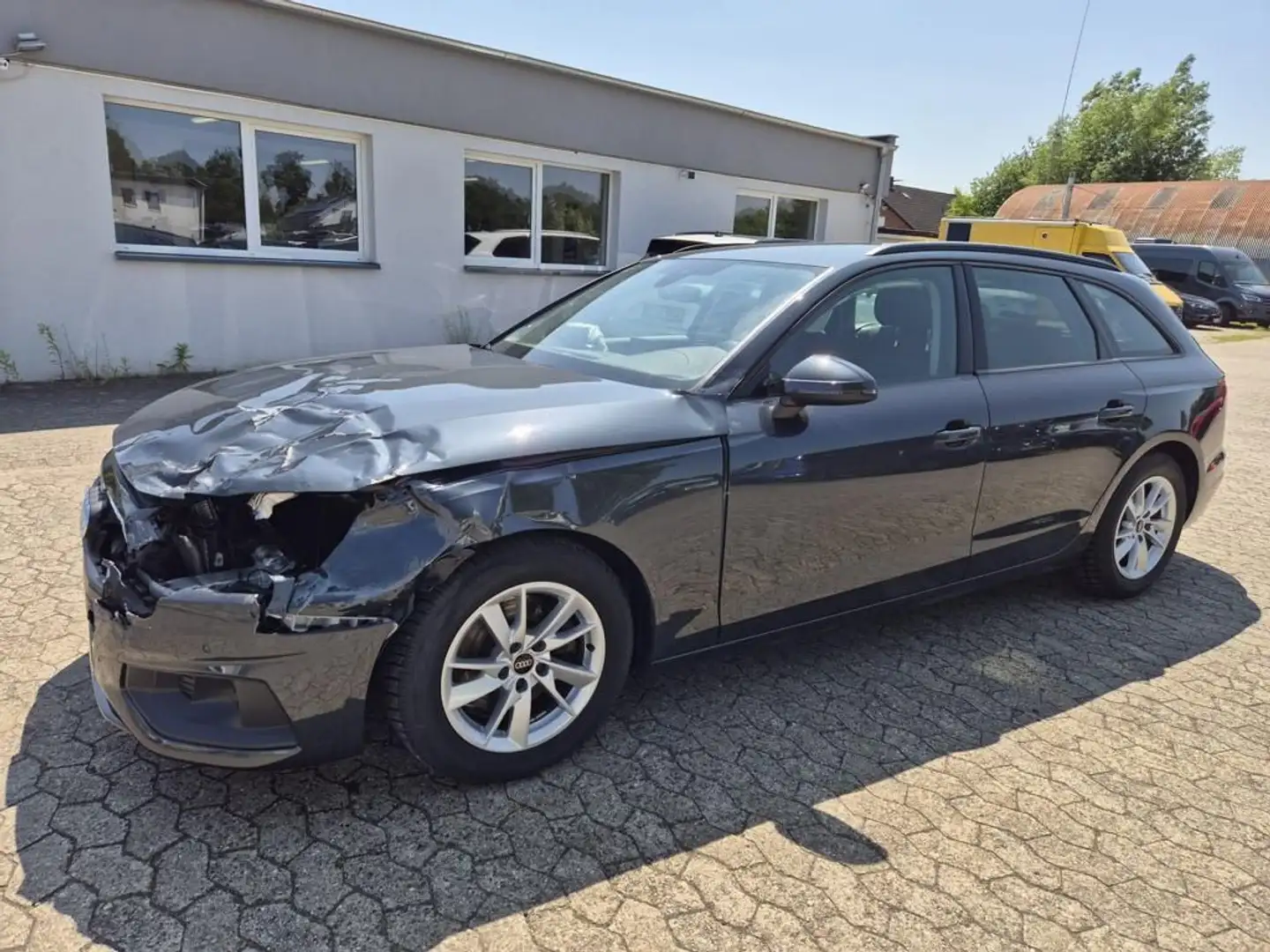 Audi A4 Avant 35 TFSI S-tronic advanced Grigio - 2