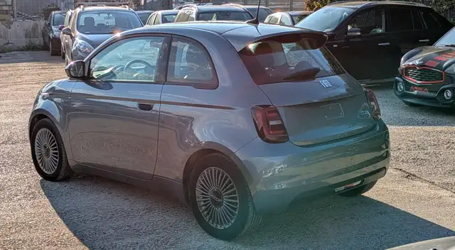 Fiat 500e view 4