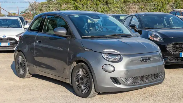 Fiat 500e view 2
