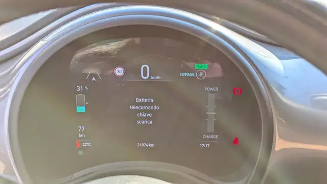 Fiat 500e view 7