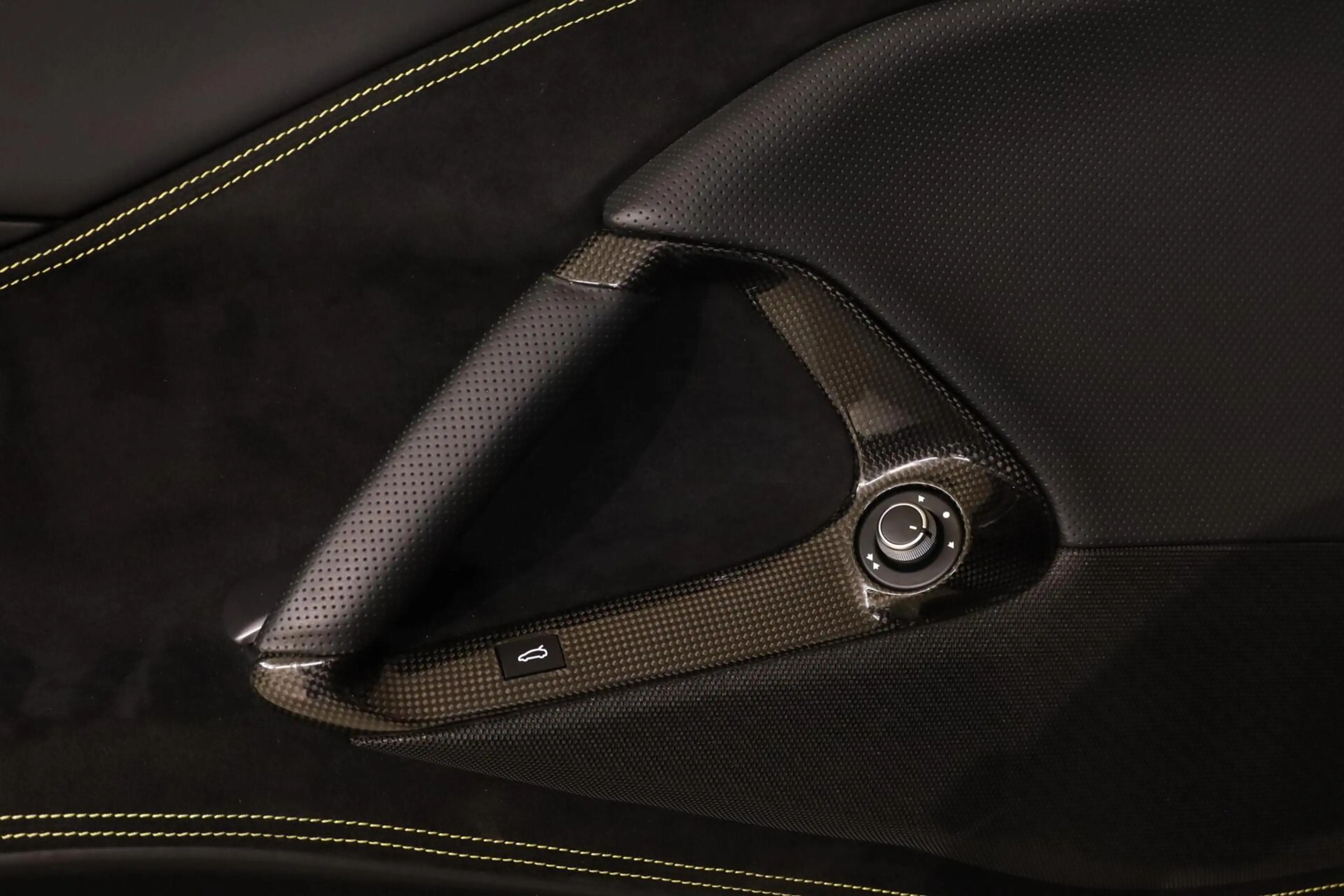 Ferrari 812 GTS 6.5 V12 HELE|Lift|Carbon Velgen|Painted Shield — photo 41