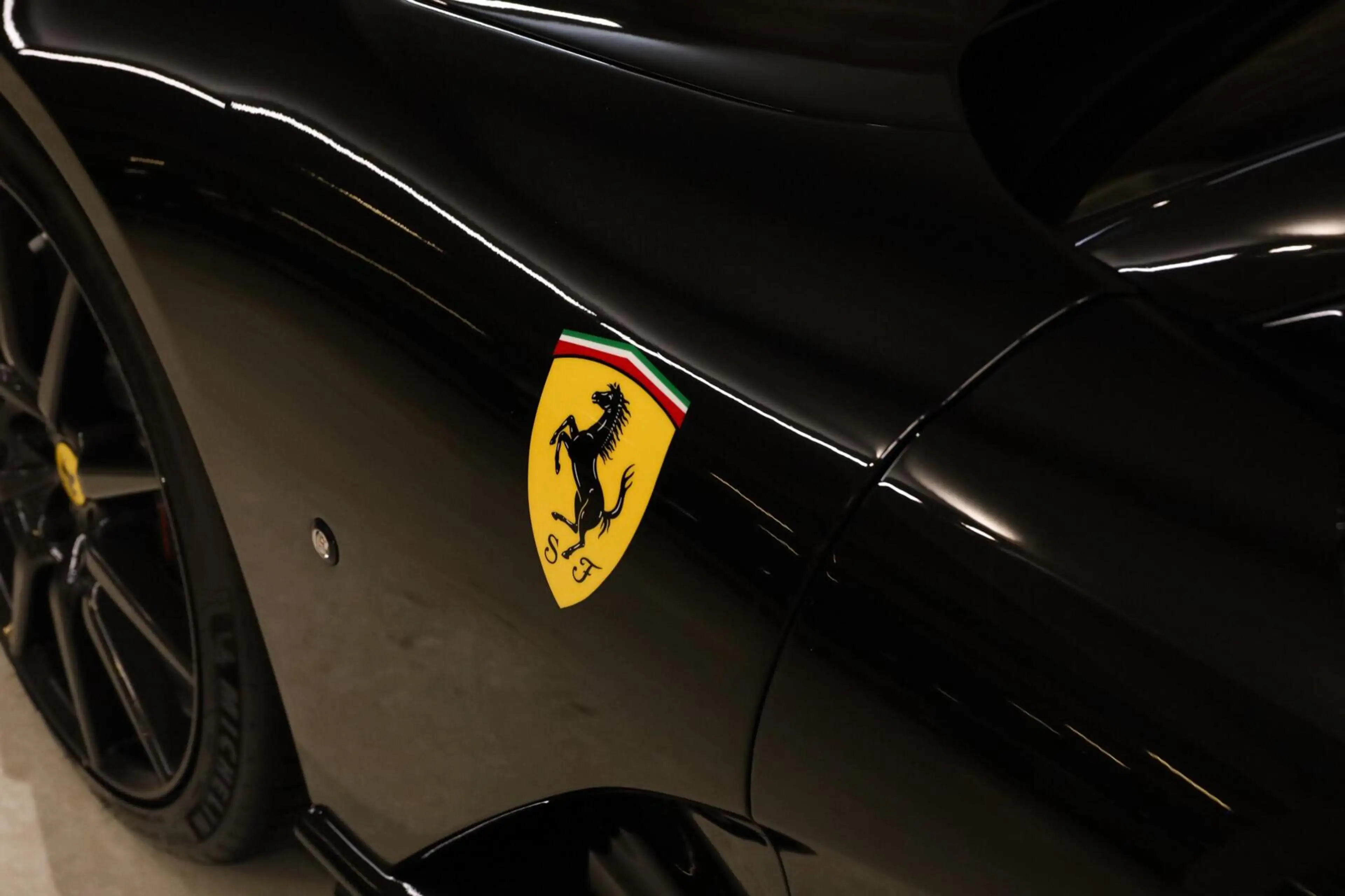 Ferrari 812 GTS 6.5 V12 HELE|Lift|Carbon Velgen|Painted Shield — photo 21