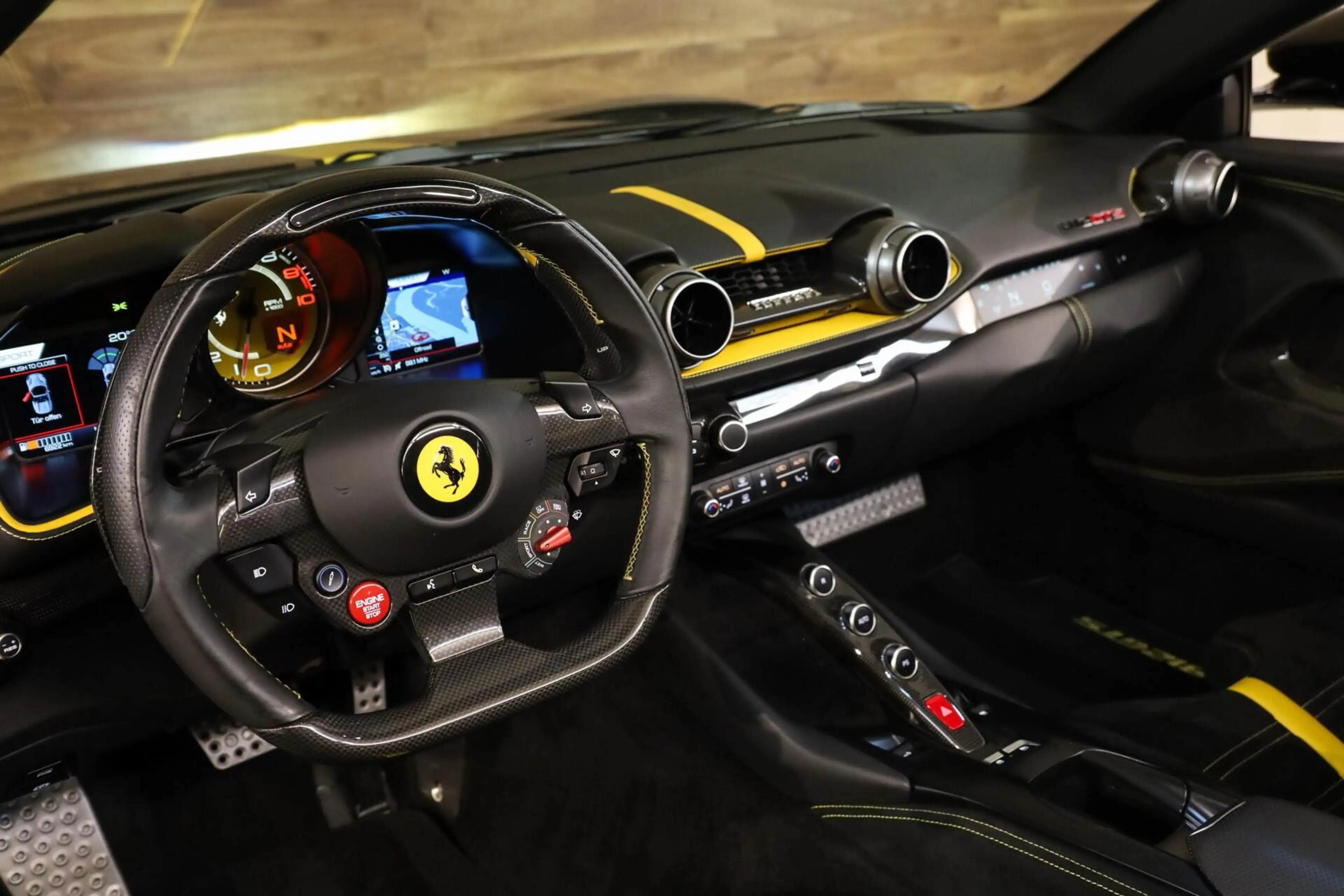 Ferrari 812 GTS 6.5 V12 HELE|Lift|Carbon Velgen|Painted Shield — photo 3