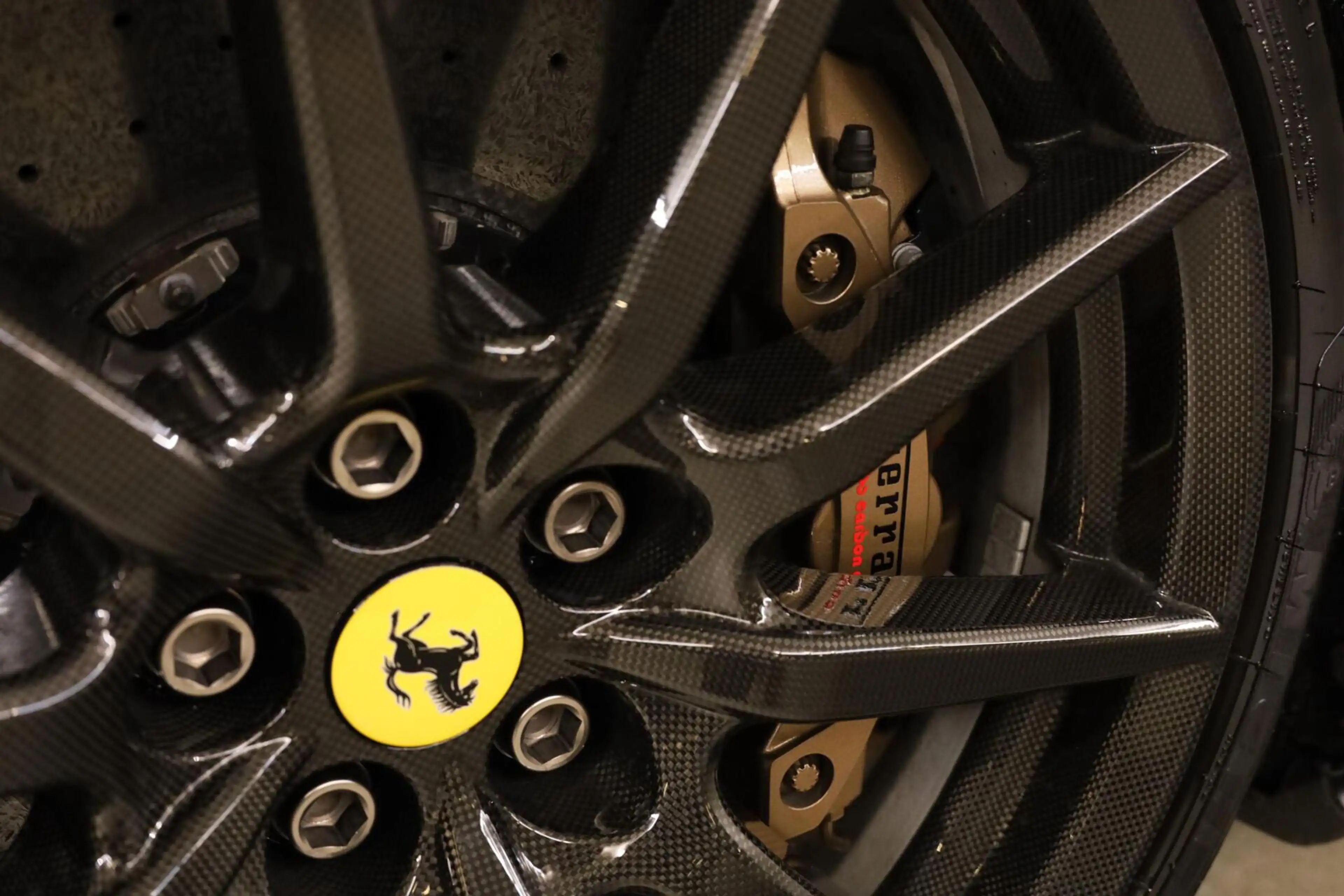 Ferrari 812 GTS 6.5 V12 HELE|Lift|Carbon Velgen|Painted Shield — photo 34