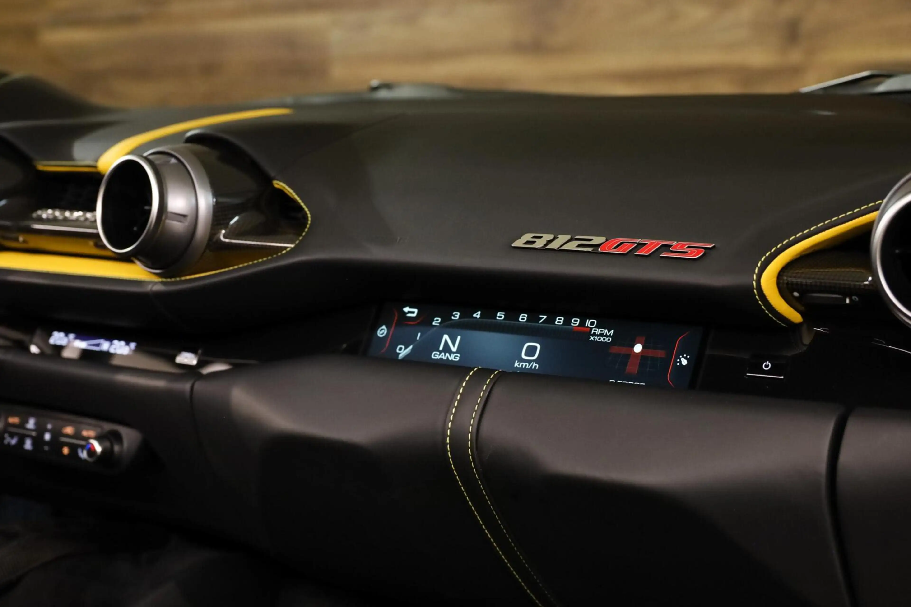 Ferrari 812 GTS 6.5 V12 HELE|Lift|Carbon Velgen|Painted Shield — photo 18