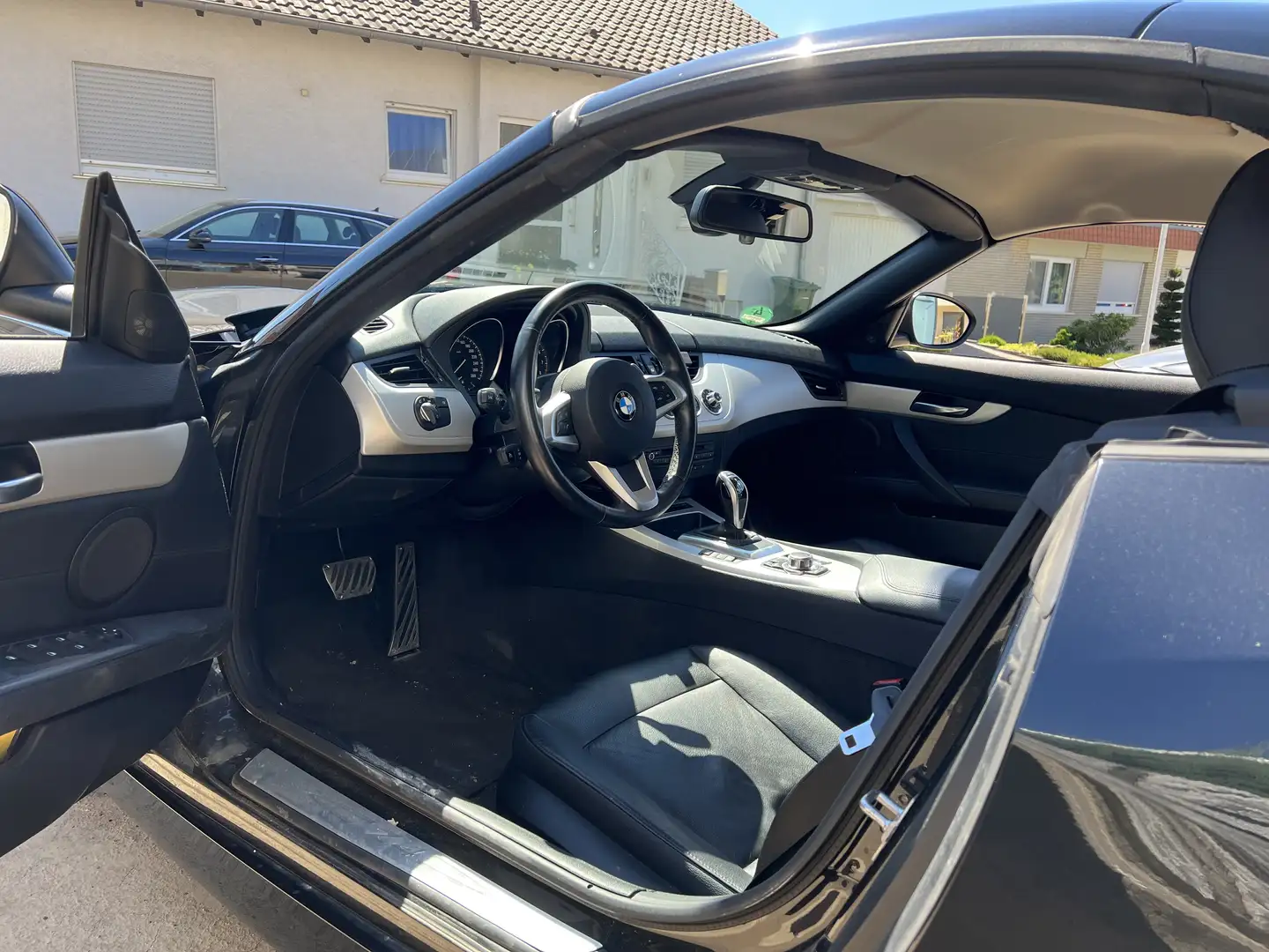 BMW Z4 M-Line, 245PS, Xenon, Leder, 8 fach Bereift Black - 1