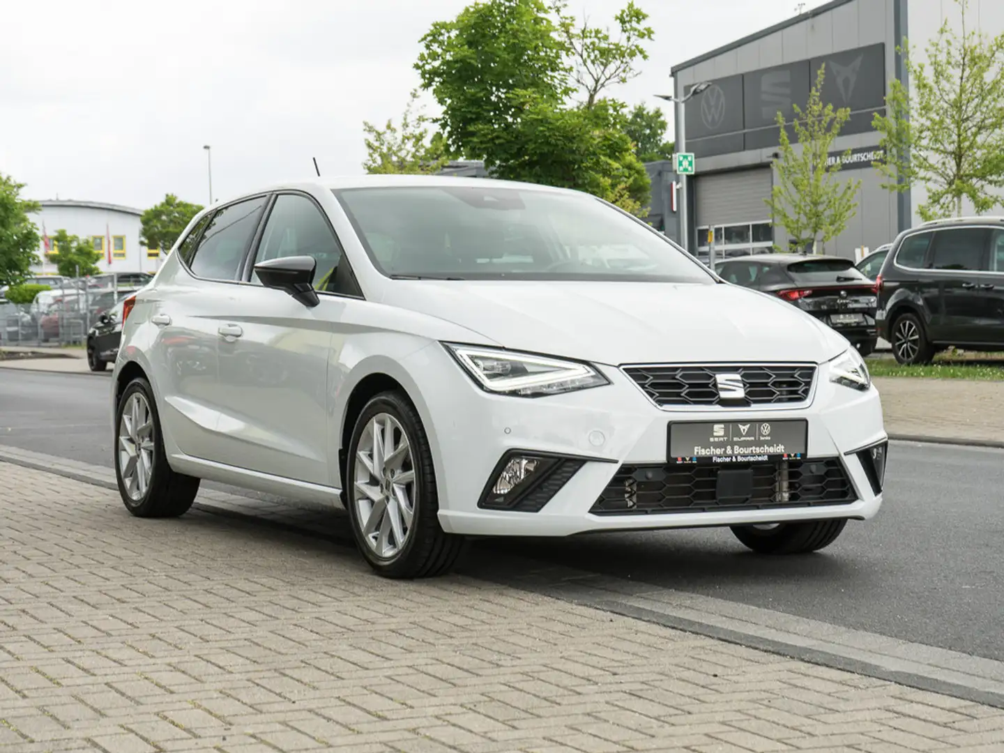 SEAT Ibiza 1.5 TSI FR NAVI KAMERA SHZ LED PDC FSE Wit - 2