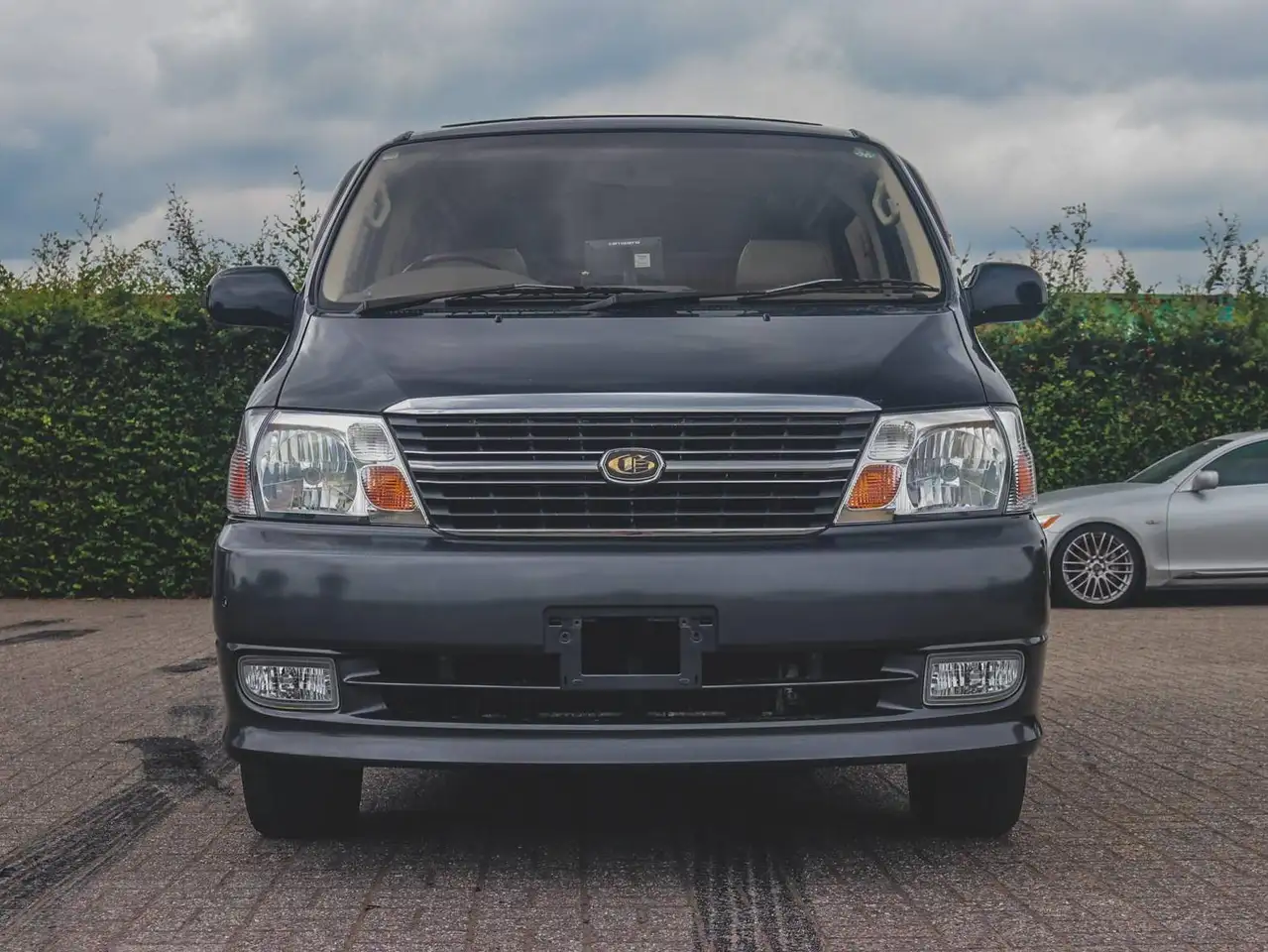 Toyota Granvia, foto 2
