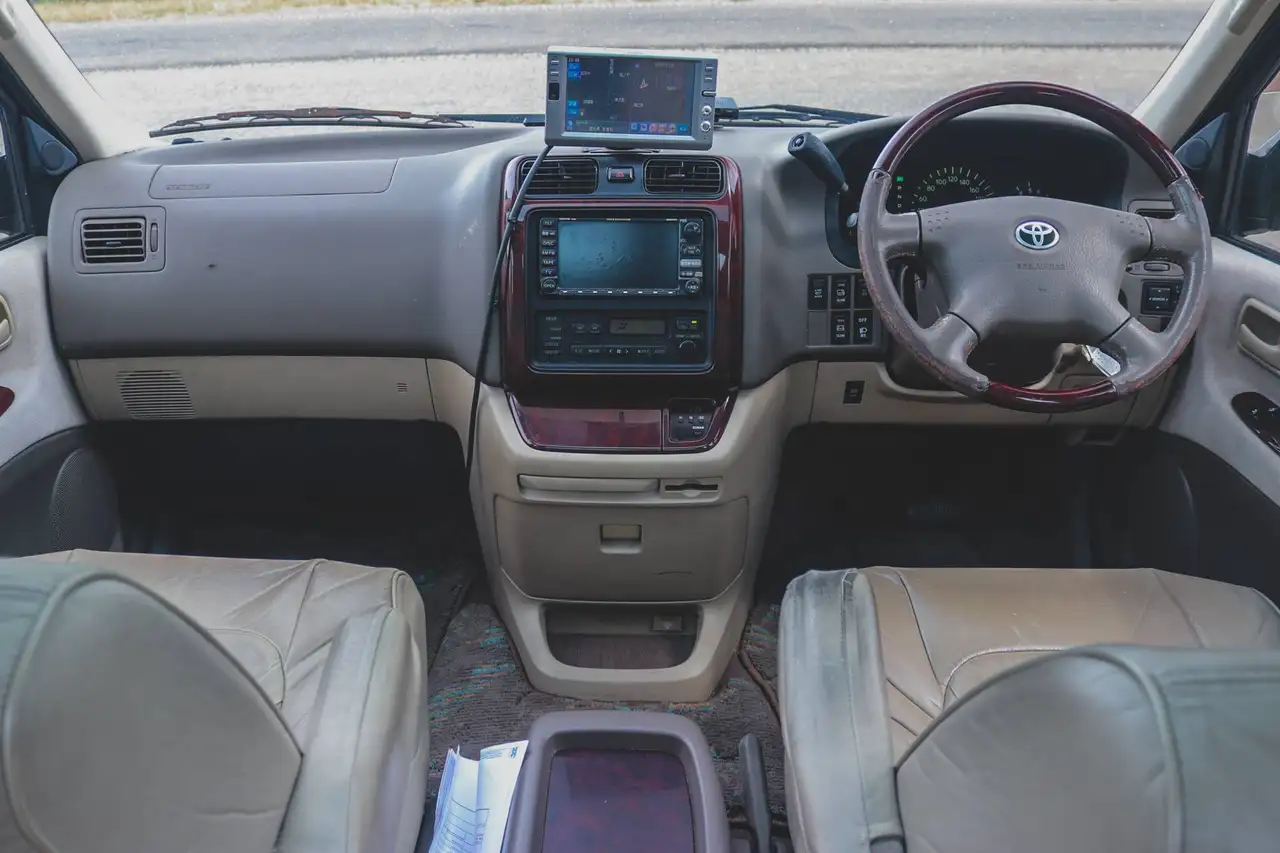 Toyota Granvia, foto 10