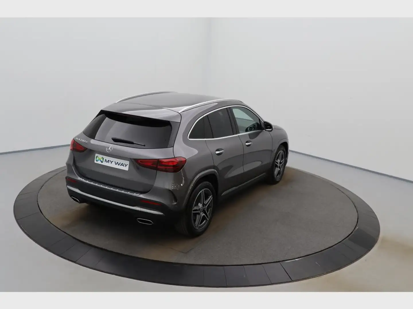 Mercedes-Benz GLA 200 AMG-Line 200D 150 PK 8G-DCT Grijs - 2