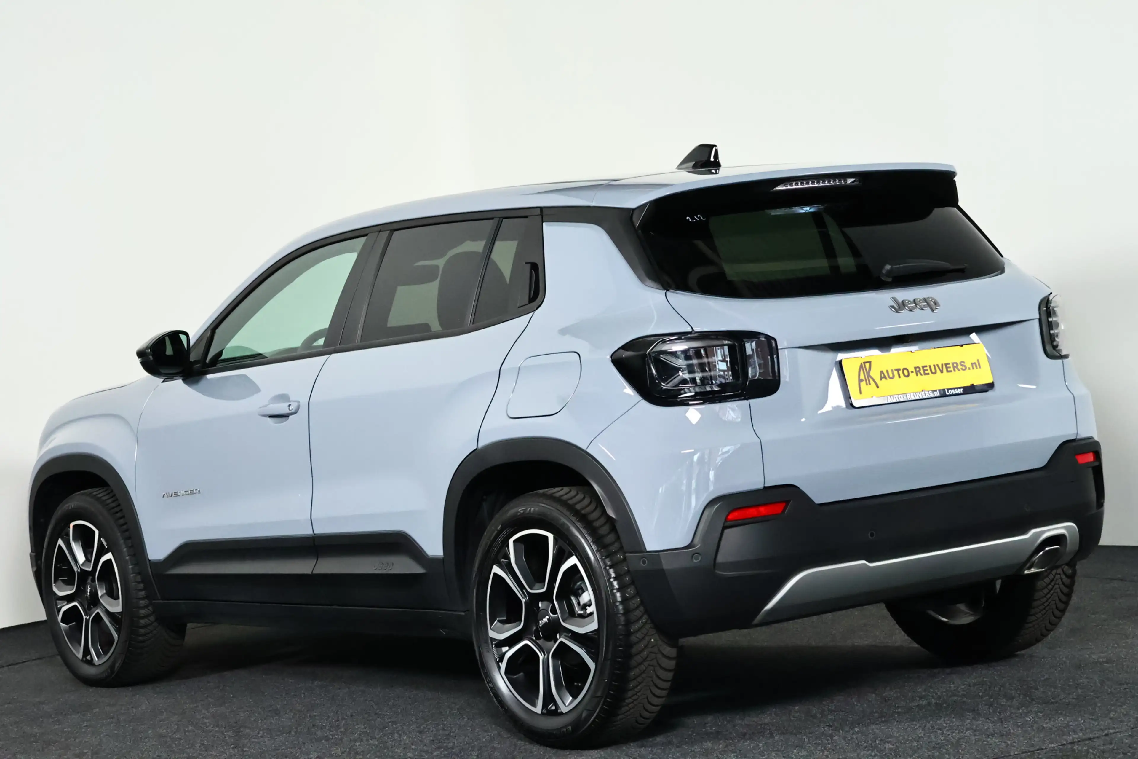 Jeep Avenger 1.2 e-Hybrid Altitude Carplay / LED / ACC / Camera — photo 6