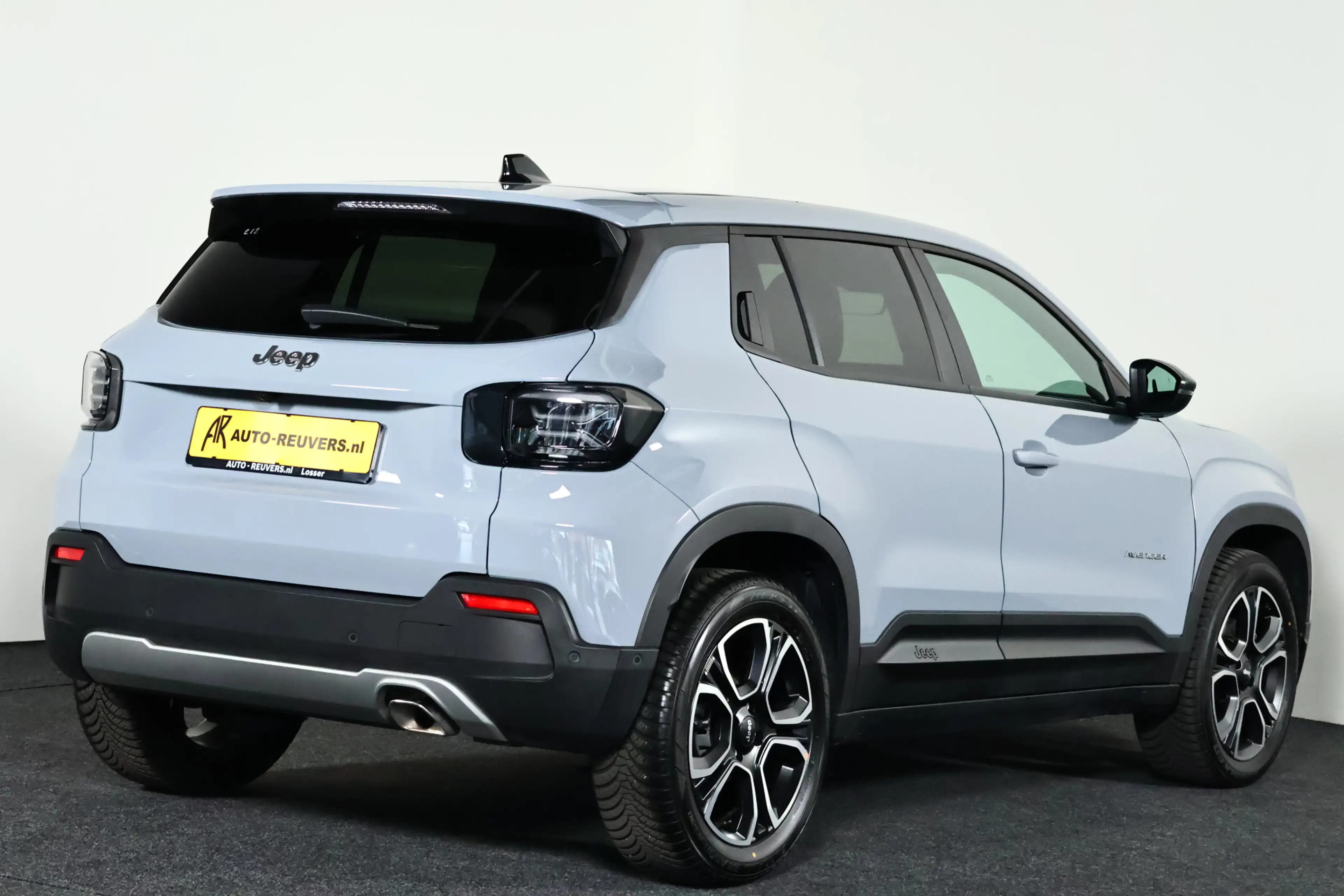 Jeep Avenger 1.2 e-Hybrid Altitude Carplay / LED / ACC / Camera — photo 2