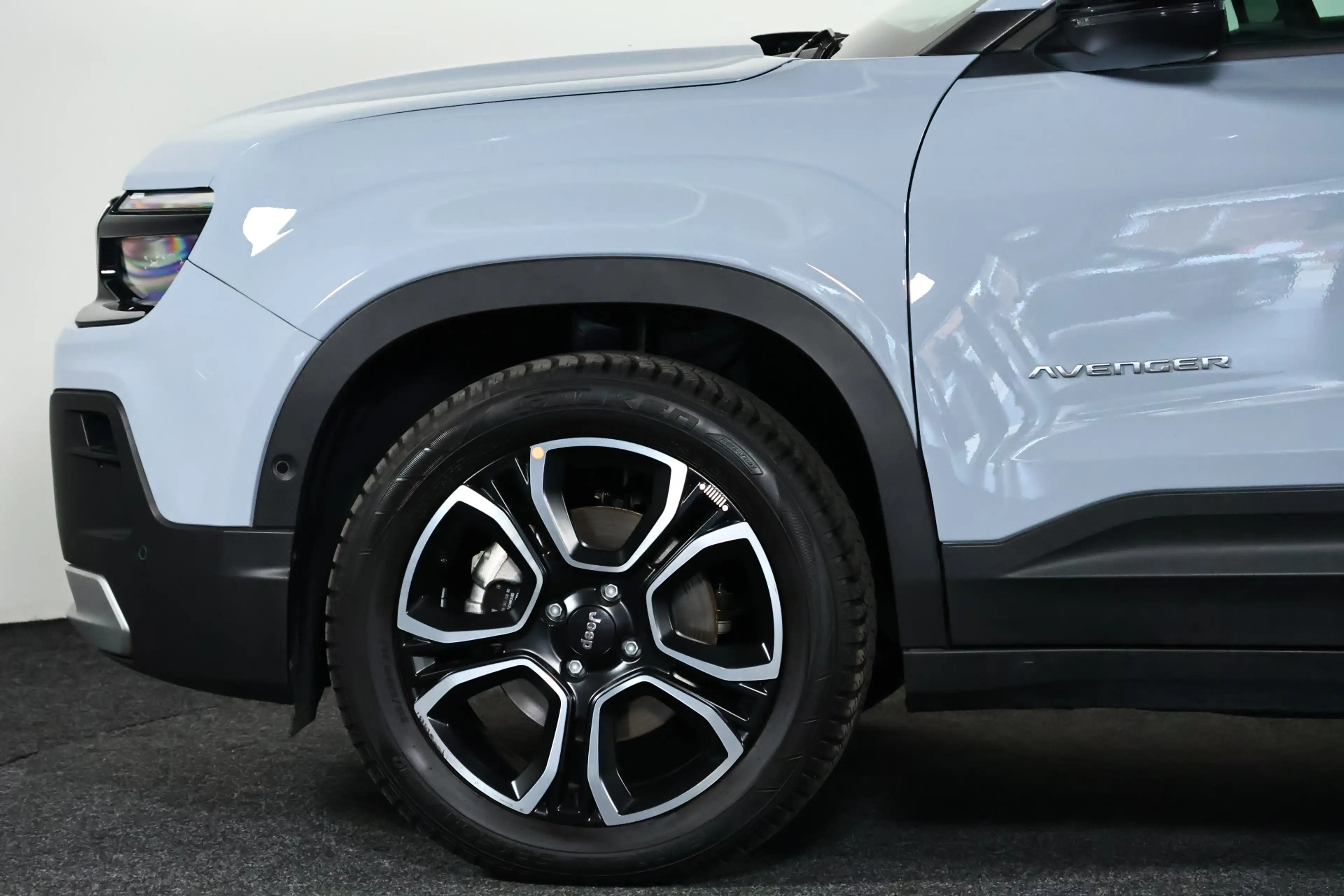 Jeep Avenger 1.2 e-Hybrid Altitude Carplay / LED / ACC / Camera — photo 34