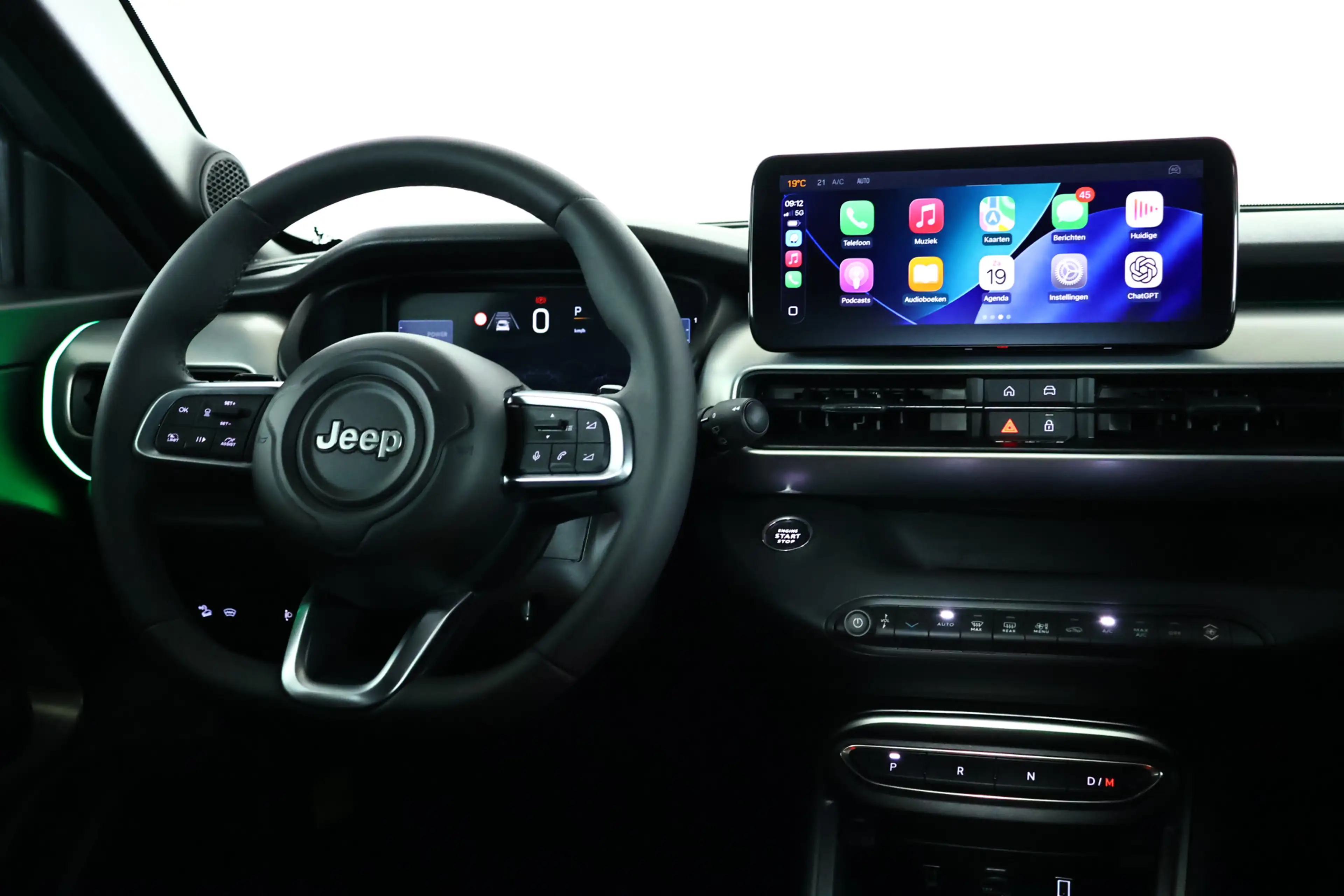 Jeep Avenger 1.2 e-Hybrid Altitude Carplay / LED / ACC / Camera — photo 16