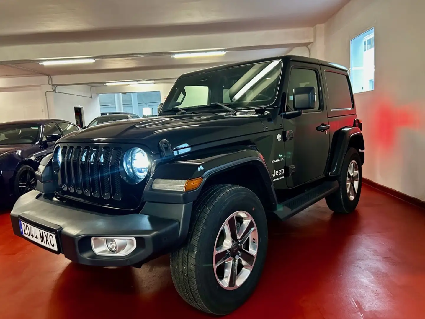 Jeep Wrangler 2.2CRD Sahara 8ATX Schwarz - 2