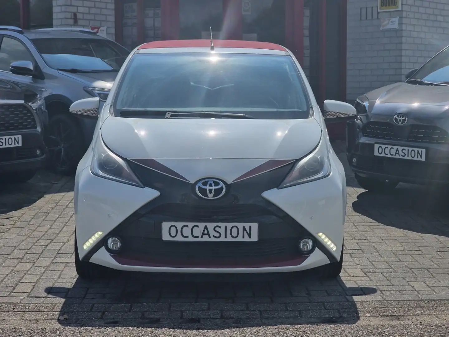 Toyota Aygo 1.0 VVT-i x-pose Cabrio Wit - 2
