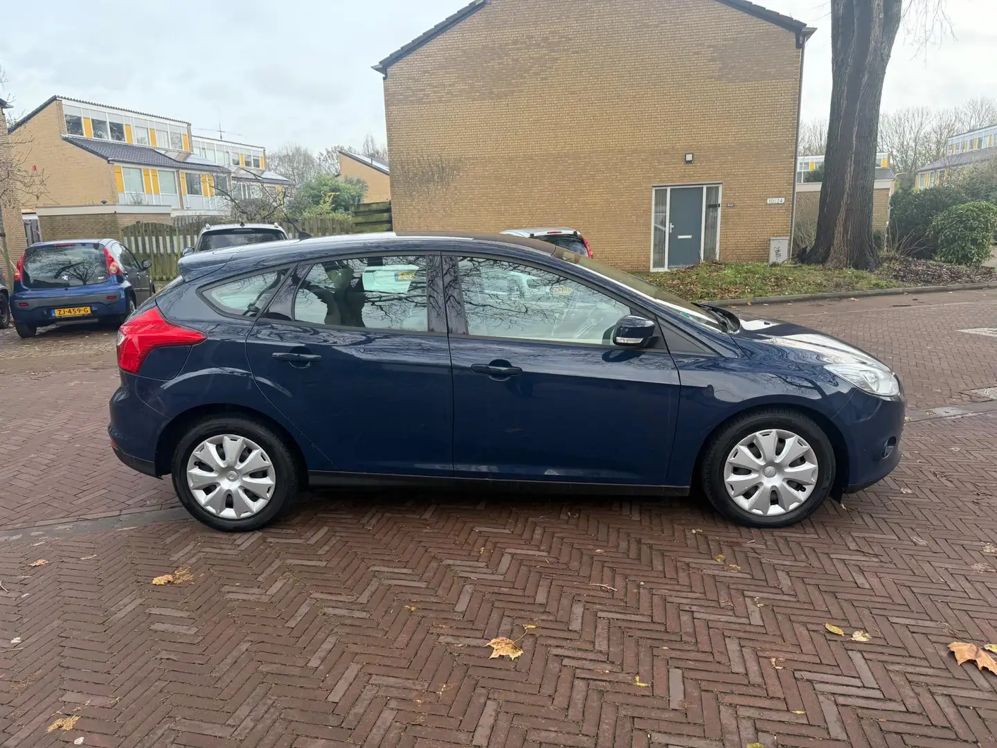 Ford Focus AUTOMAAT / Airco / 5 deurs / Leuke auto Bleu - 2