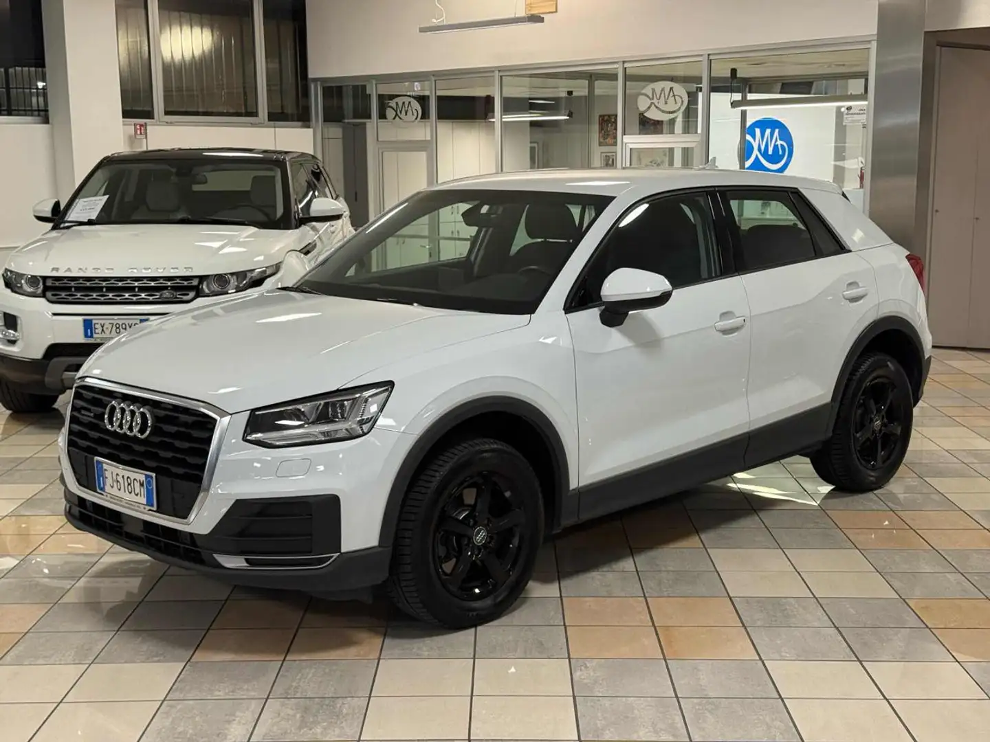 Audi Q2 2.0 TDI quattro S tronic Business Bianco - 1