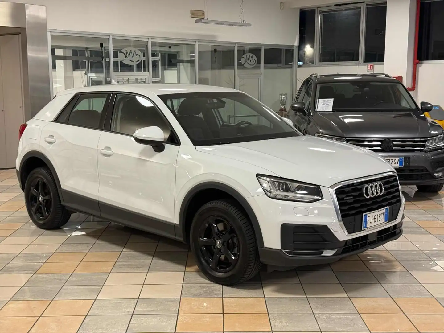 Audi Q2 2.0 TDI quattro S tronic Business Bianco - 2