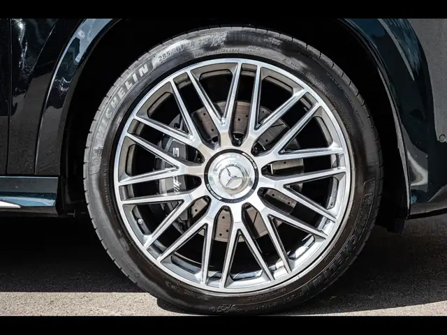 Mercedes-Benz GLS 63 view 9