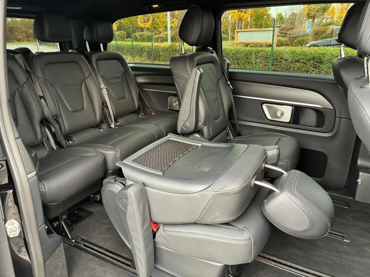 Mercedes-Benz V 250 d 4MATIC AVANTGARDE Lang ACC AHK Navi Pano Grau - 2