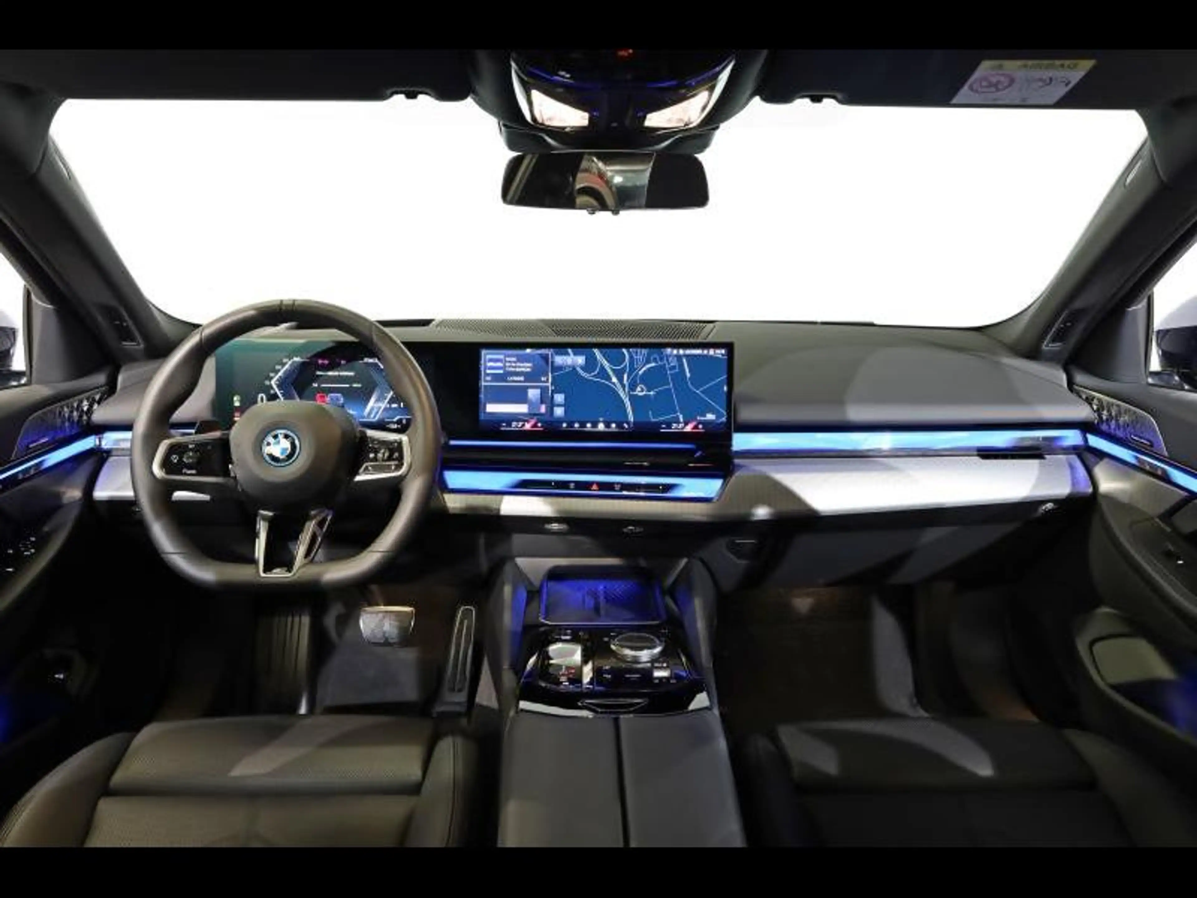 BMW i5 eDrive40 Touring Kit M Sport — photo 7