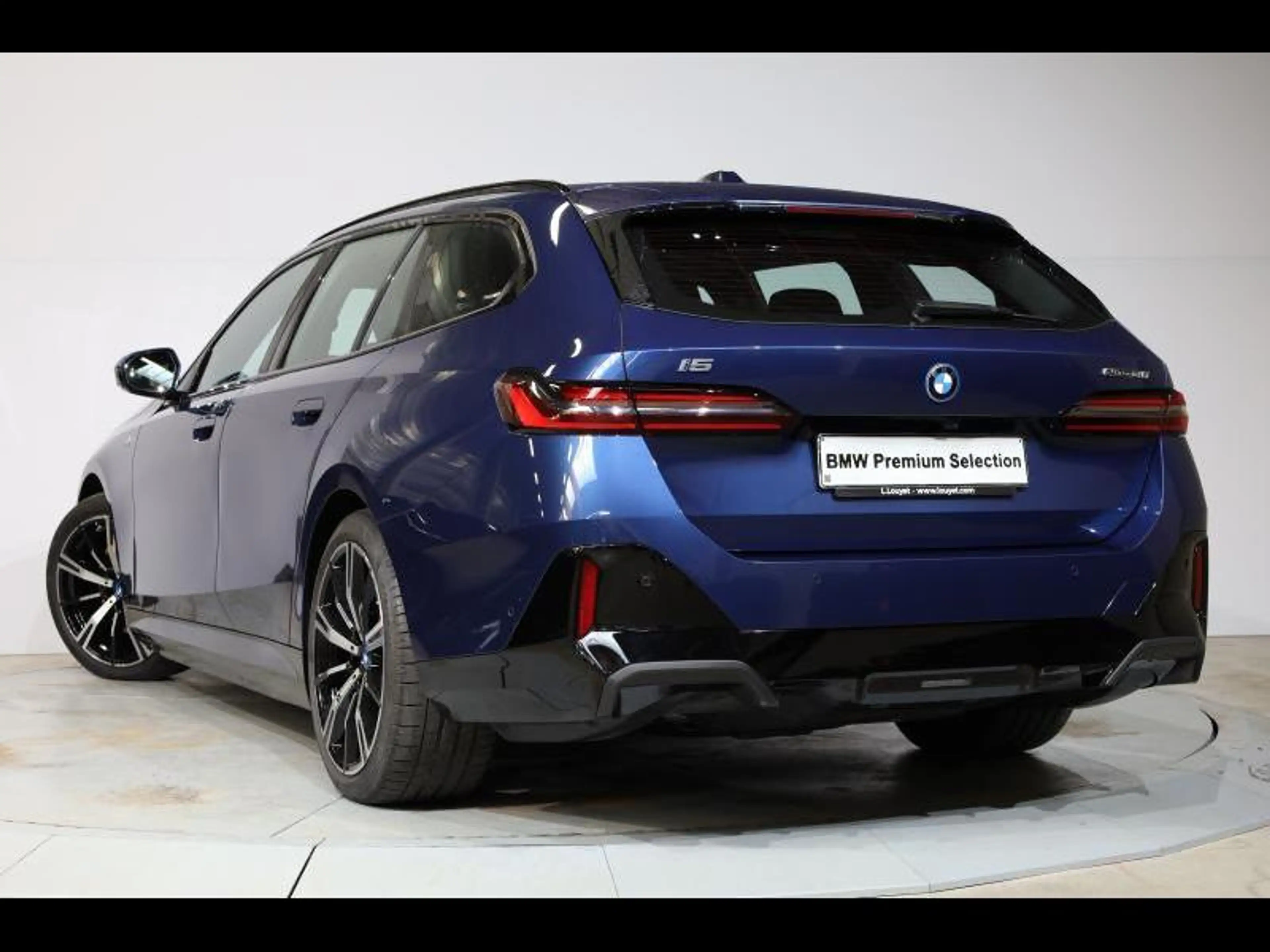 BMW i5 eDrive40 Touring Kit M Sport — photo 5