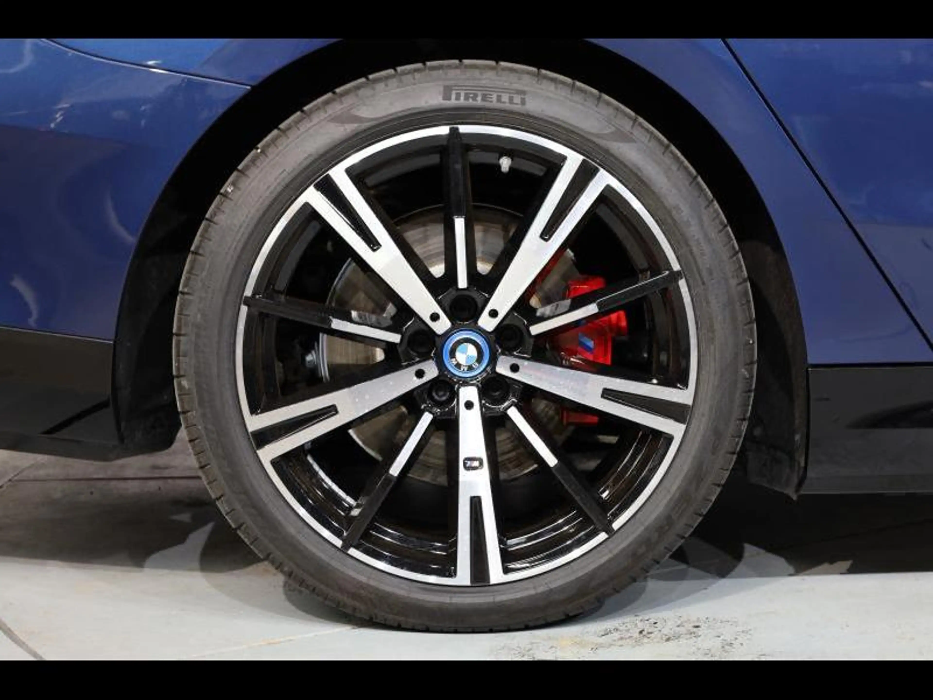 BMW i5 eDrive40 Touring Kit M Sport — photo 8