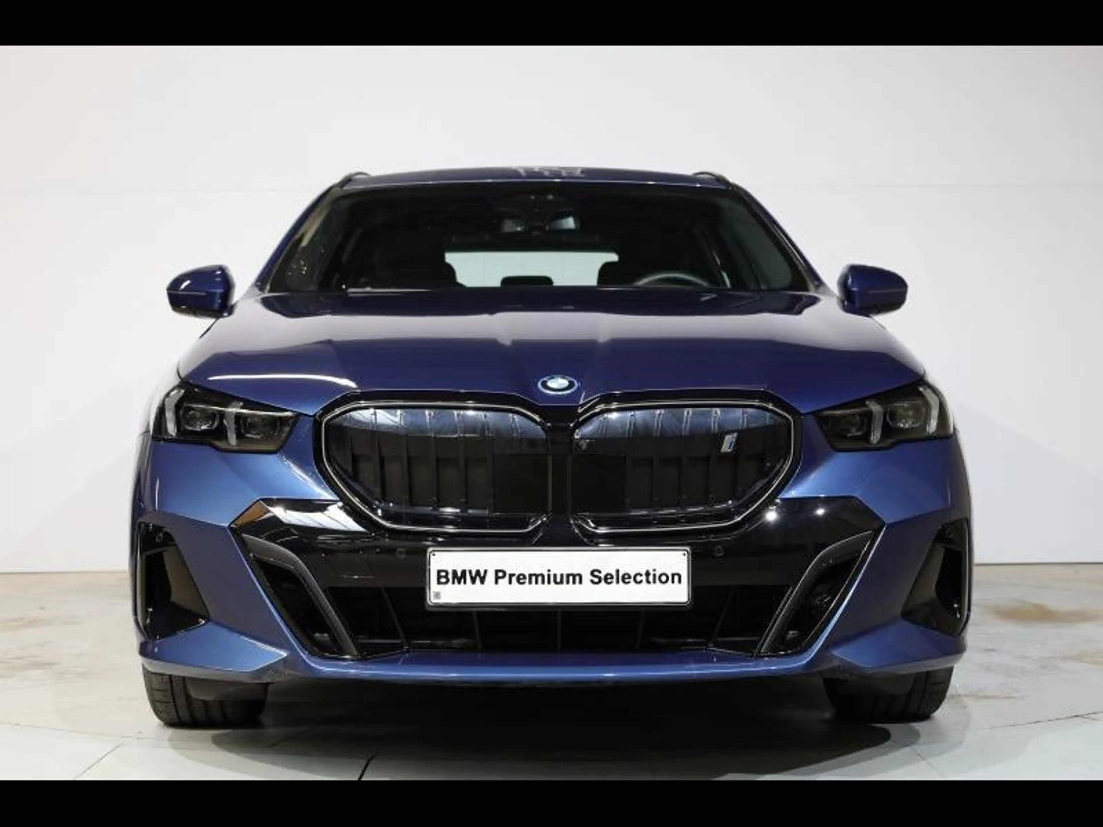 BMW i5 eDrive40 Touring Kit M Sport — photo 2