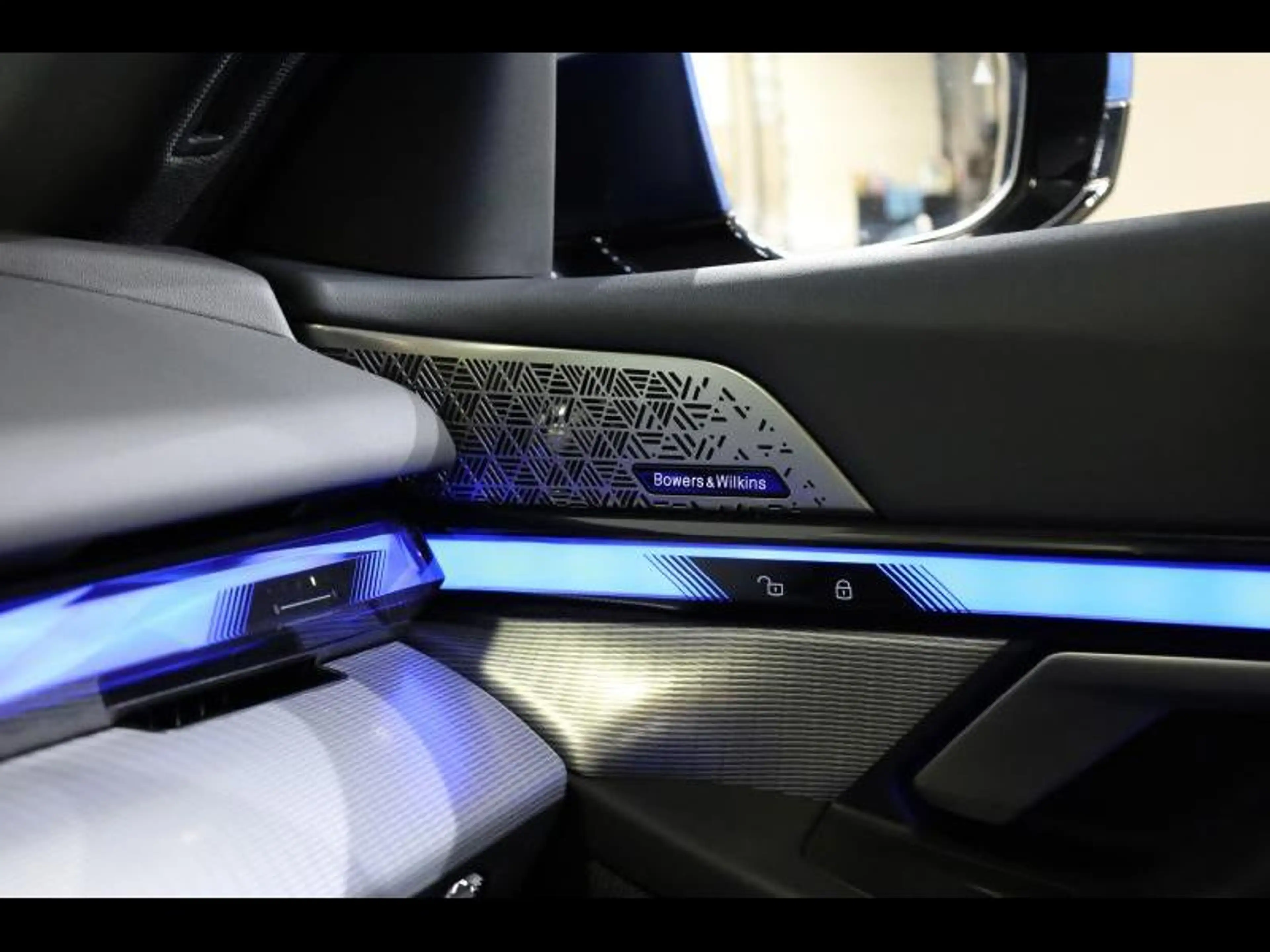 BMW i5 eDrive40 Touring Kit M Sport — photo 14