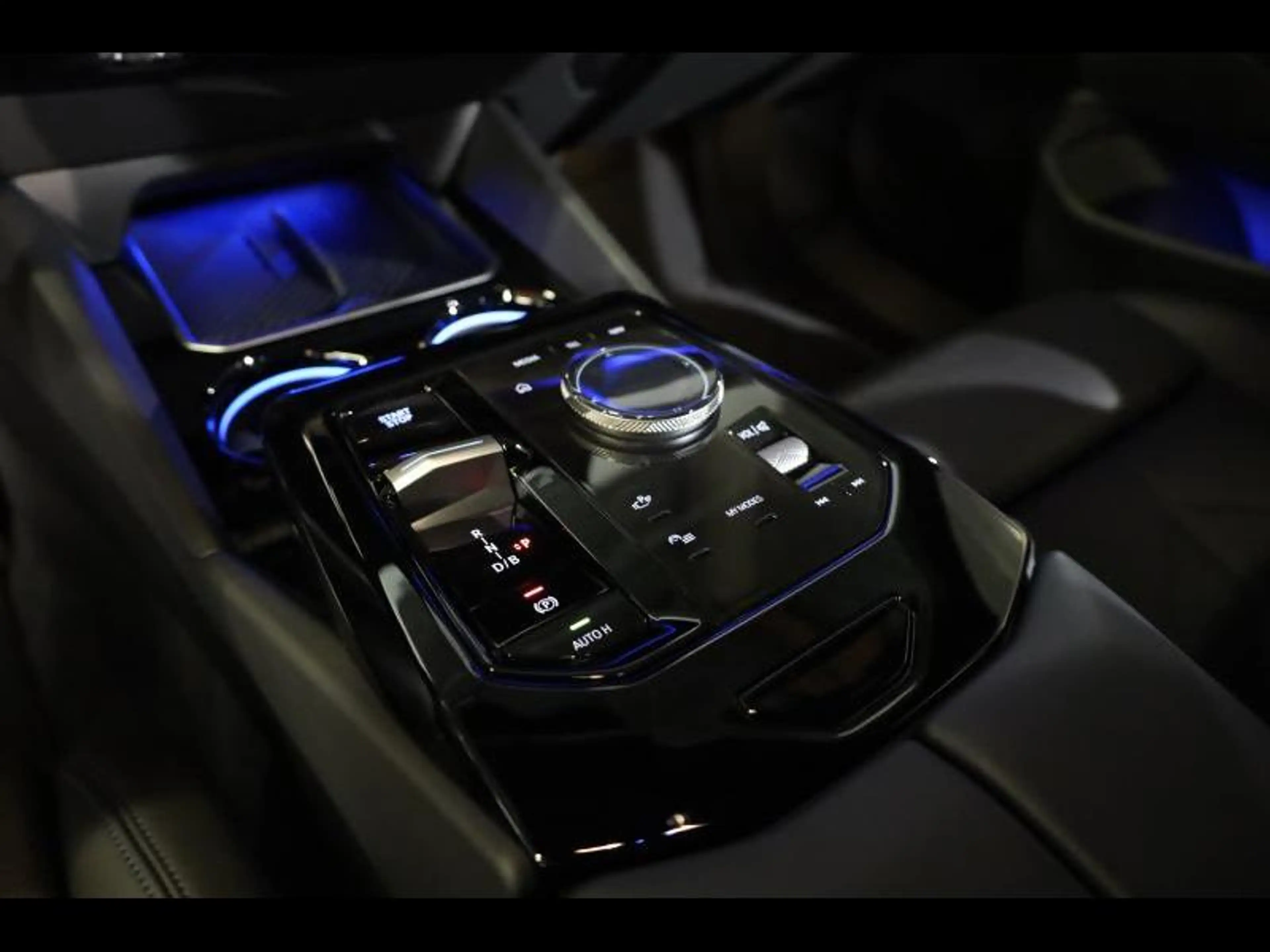 BMW i5 eDrive40 Touring Kit M Sport — photo 12