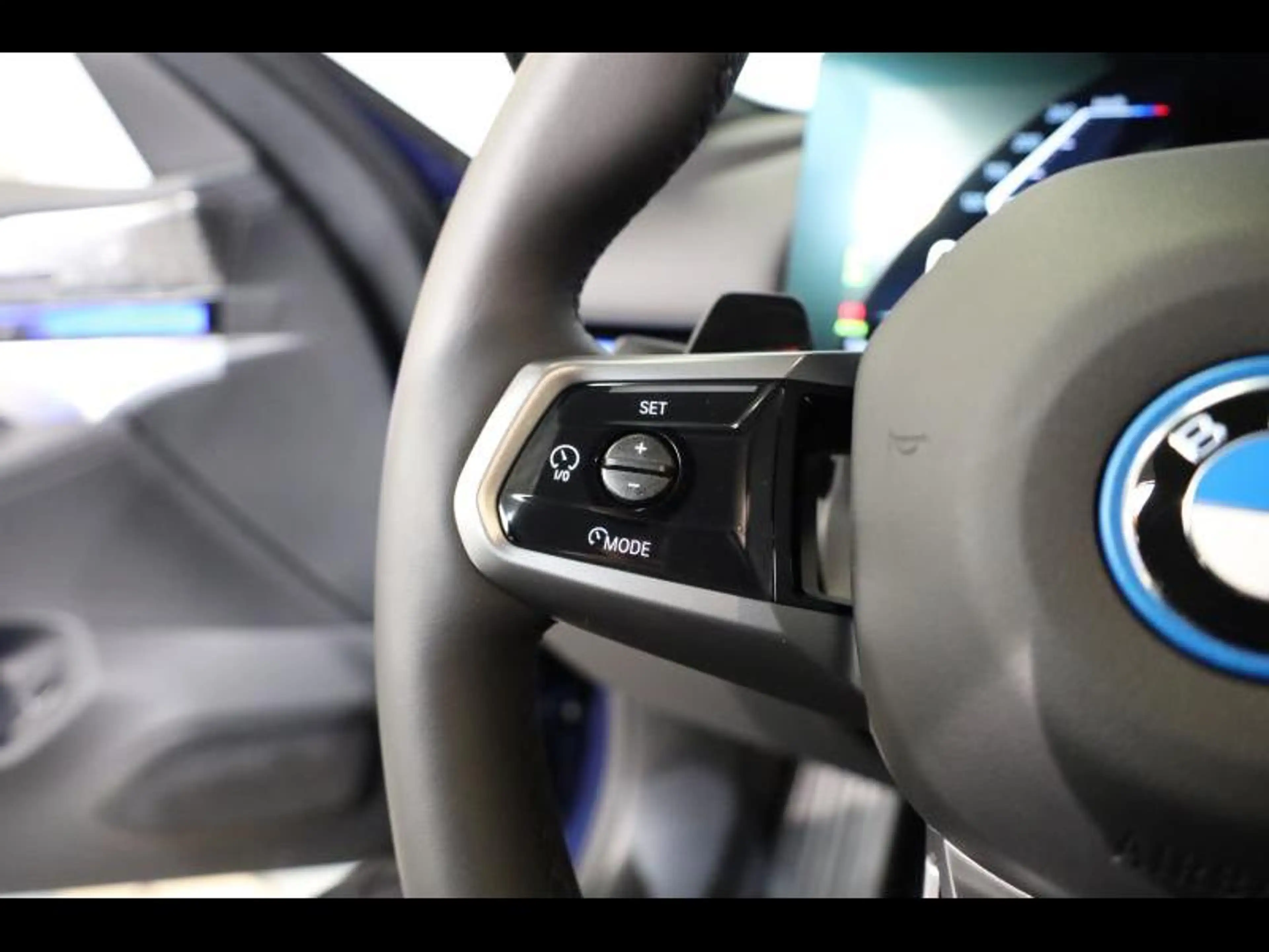BMW i5 eDrive40 Touring Kit M Sport — photo 13