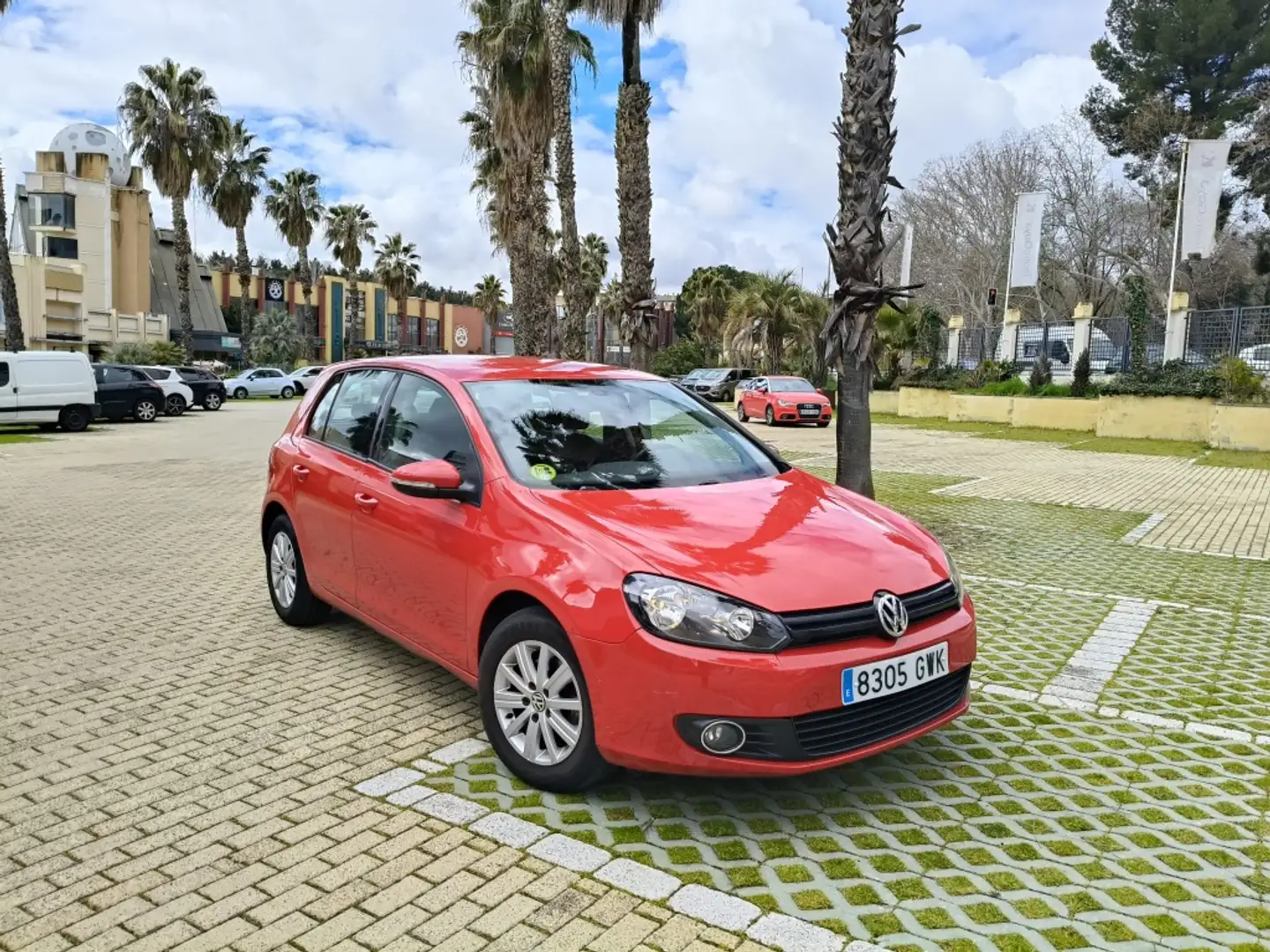 Volkswagen Golf 1.6TDI CR Advance 105 Rosso - 2