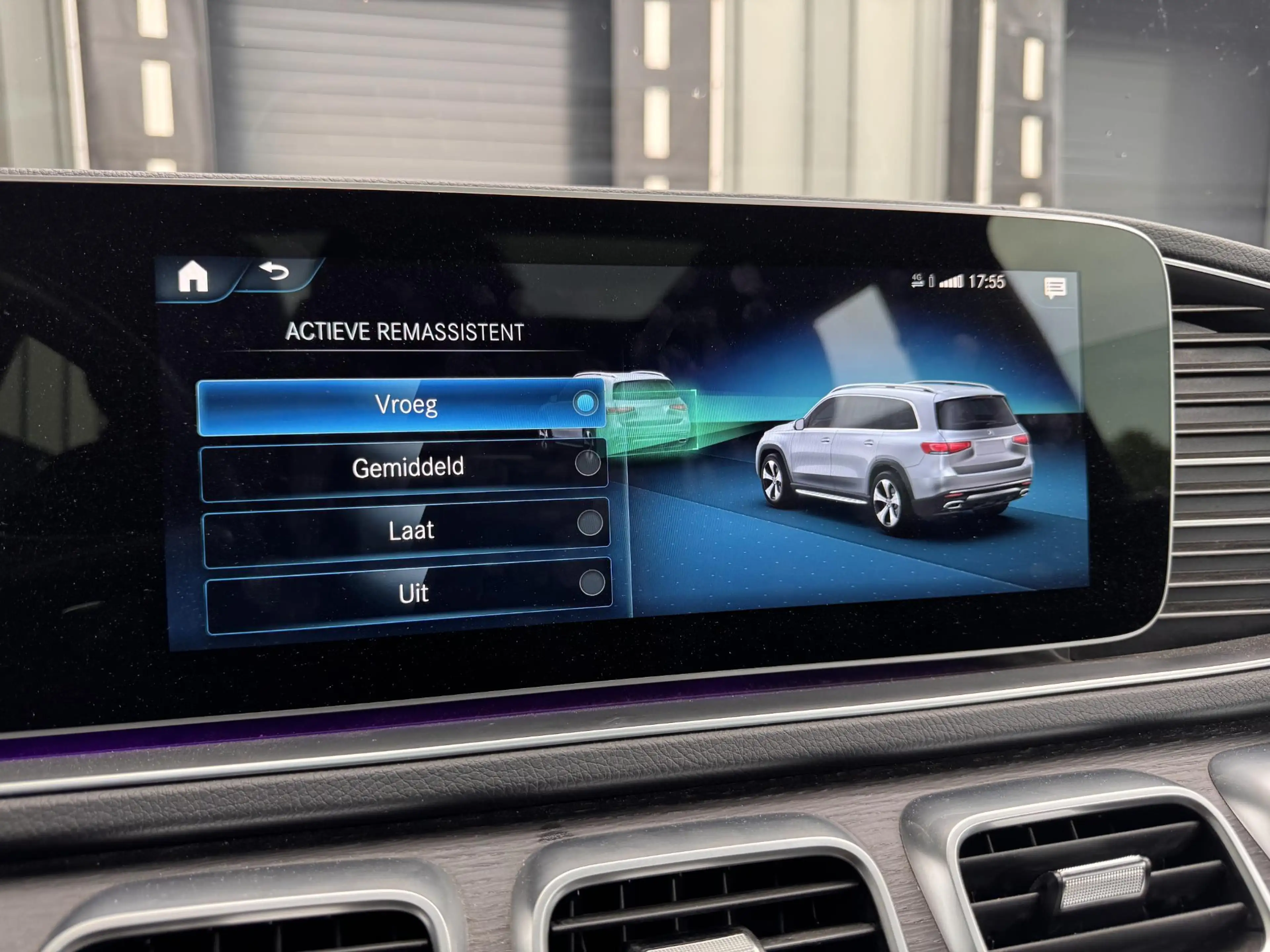 Mercedes-Benz GLS 400 d 4MATIC Premium Plus — photo 25