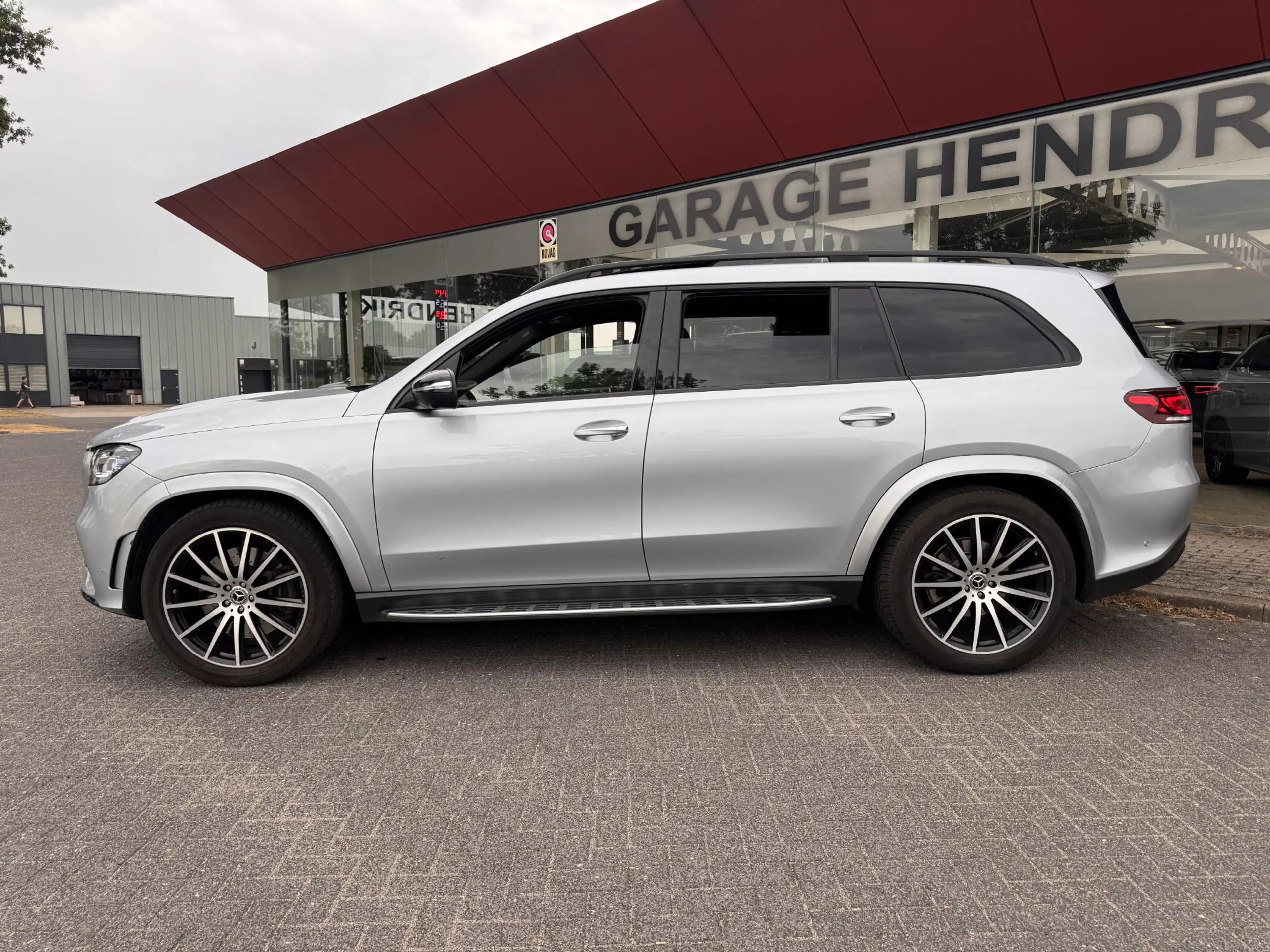 Mercedes-Benz GLS 400 d 4MATIC Premium Plus — photo 3