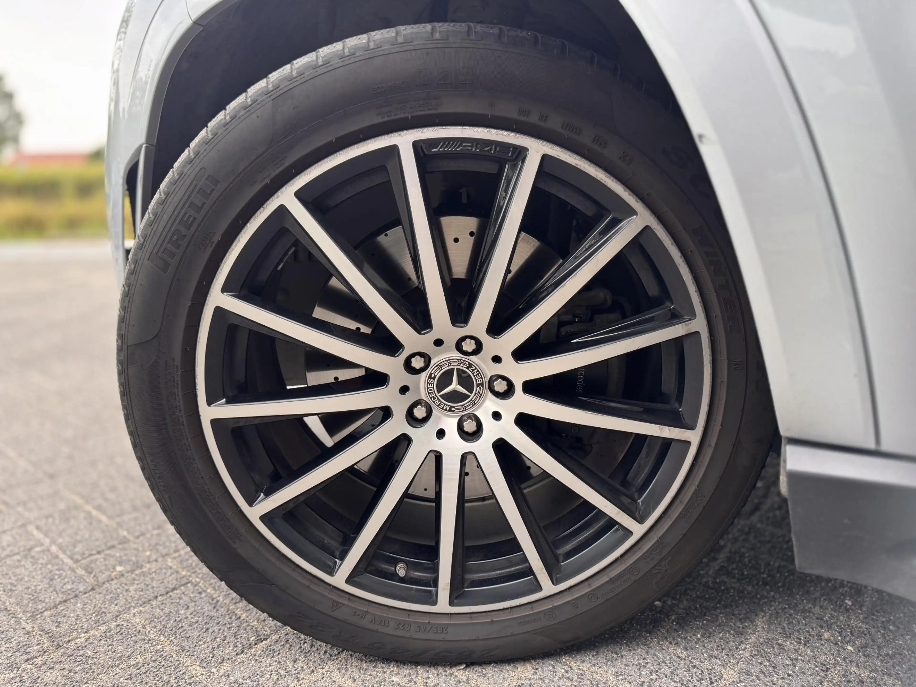 Mercedes-Benz GLS 400 d 4MATIC Premium Plus — photo 11