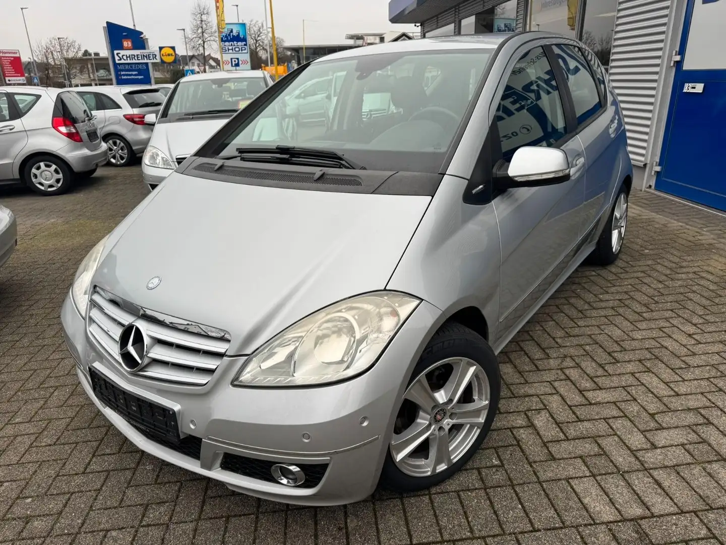 Mercedes-Benz A 160 *Avantgarde*Automatik*STANDHEIZUNG* Argent - 1