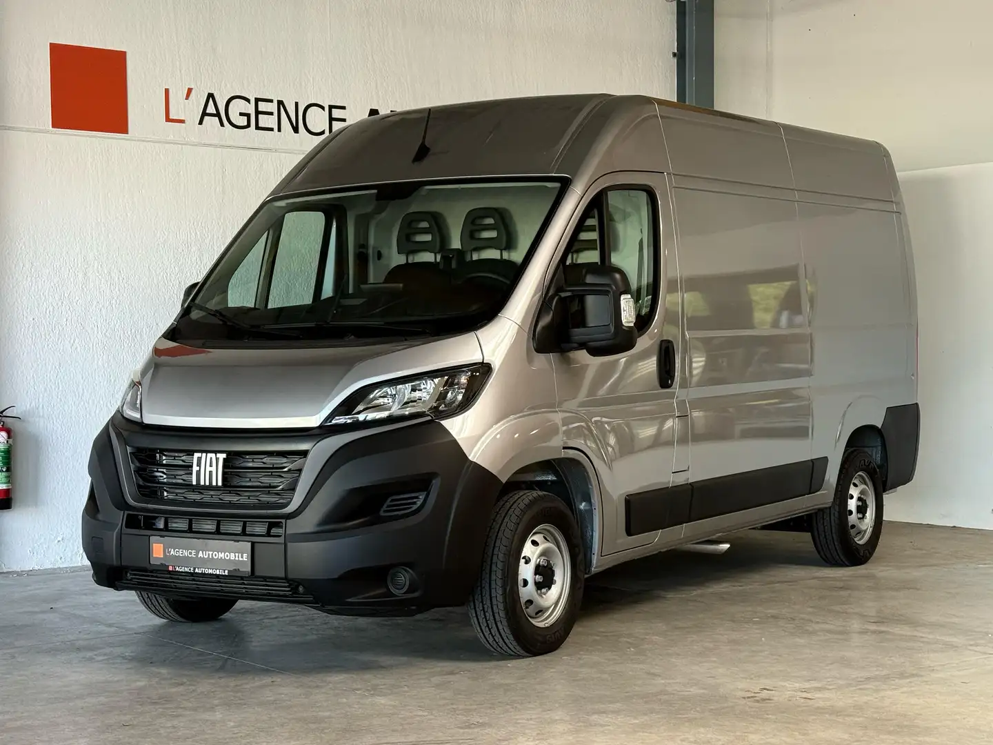 Fiat Ducato GARANTIE 12-48 MOIS Zilver - 2