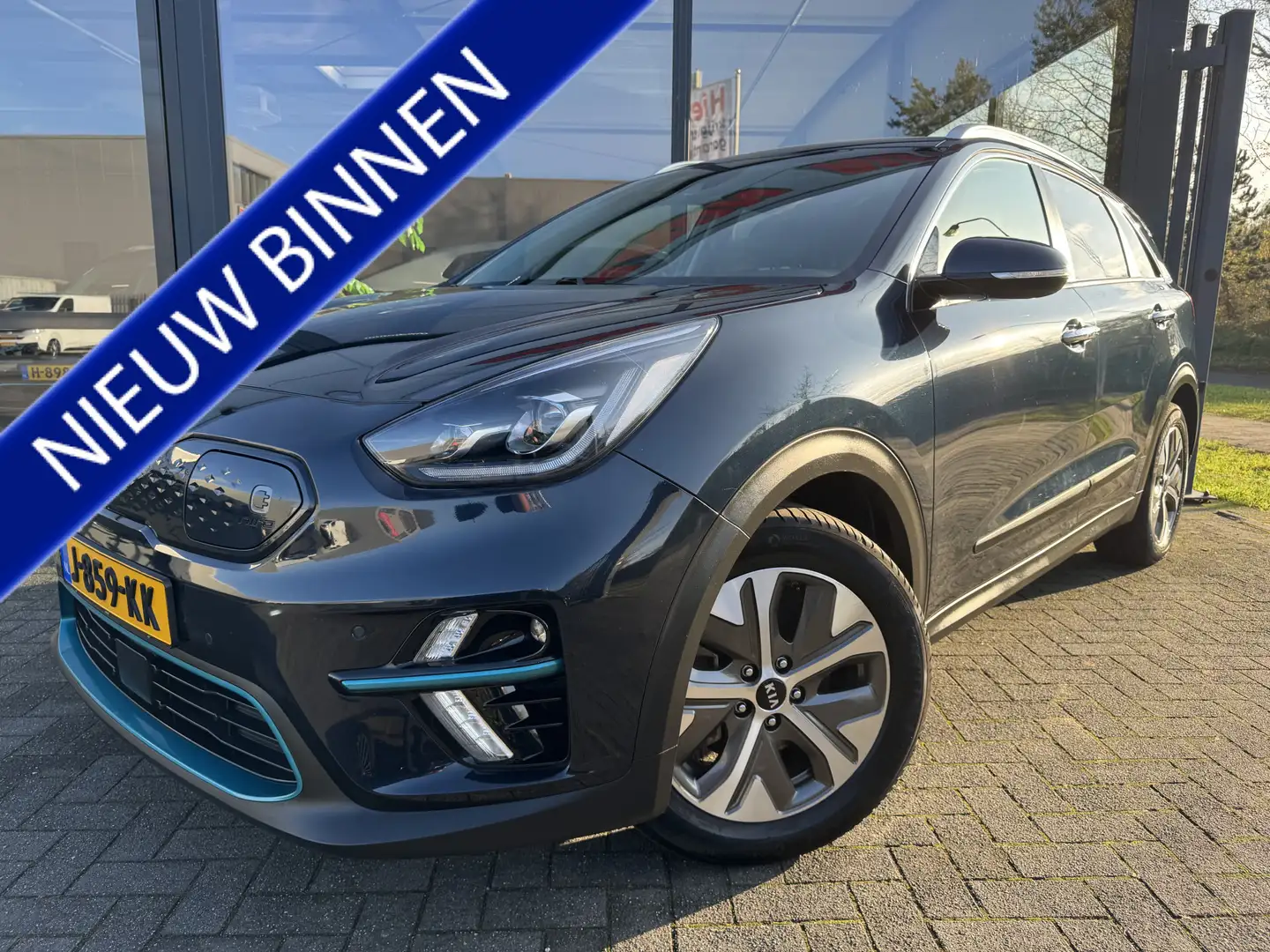 Kia e-Niro ExecutiveLine 64 kWh Blauw - 1