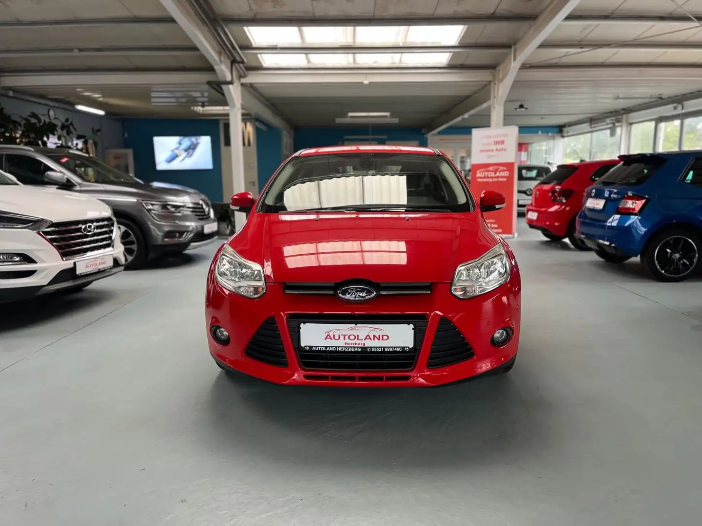 Ford Focus Lim. Champions Edition SHZ PDC v+h Rot - 2