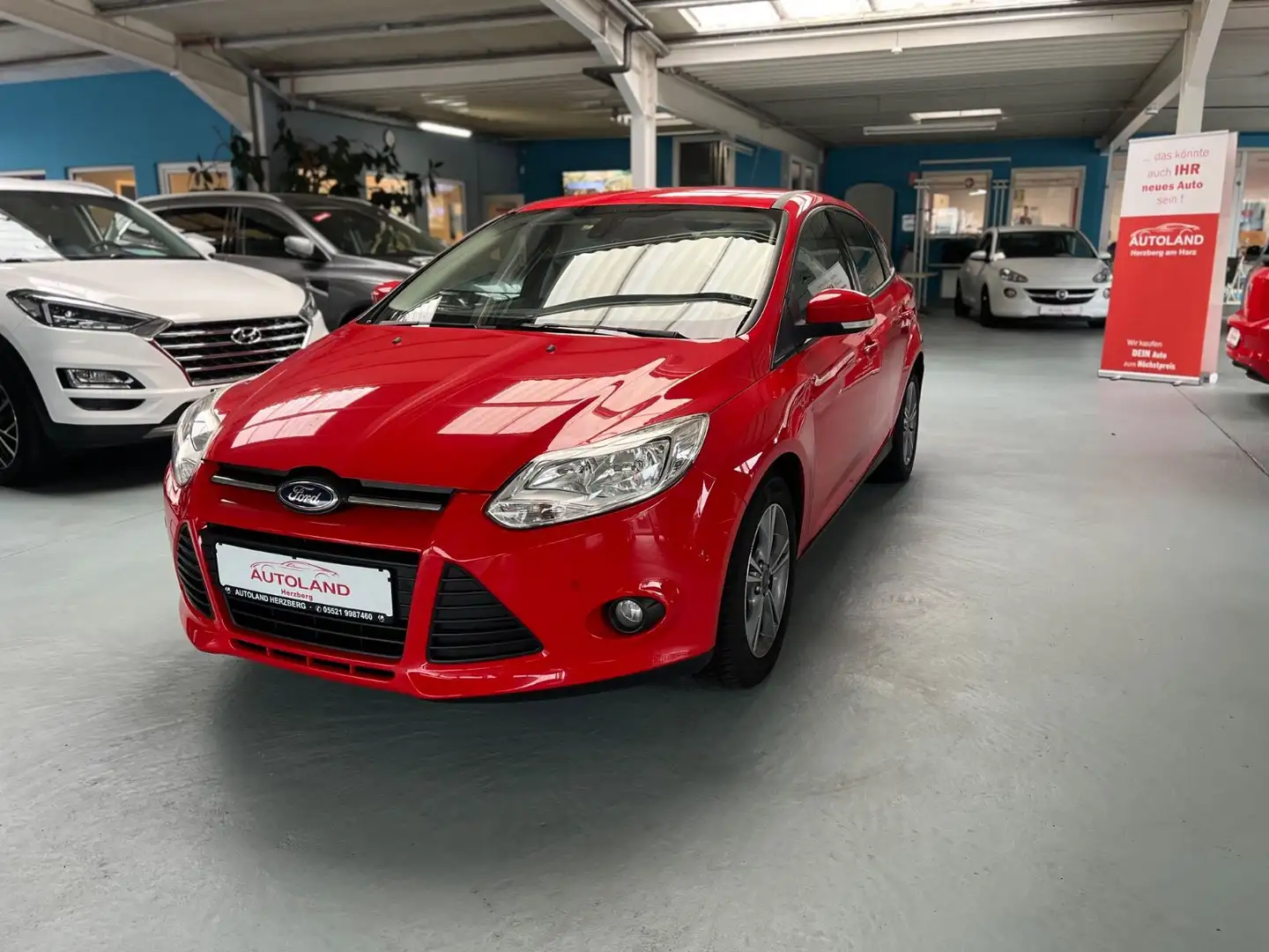 Ford Focus Lim. Champions Edition SHZ PDC v+h Rot - 1