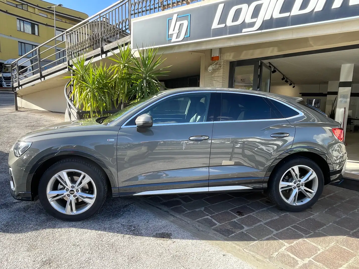 Audi Q3 Sportback 35 2.0 tdi S line edition s-tronic Grigio - 2