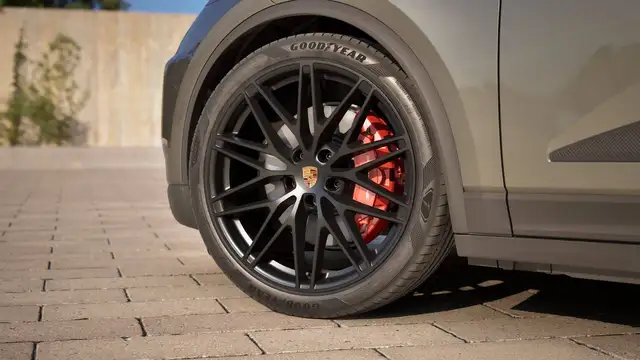 Porsche Macan view 5