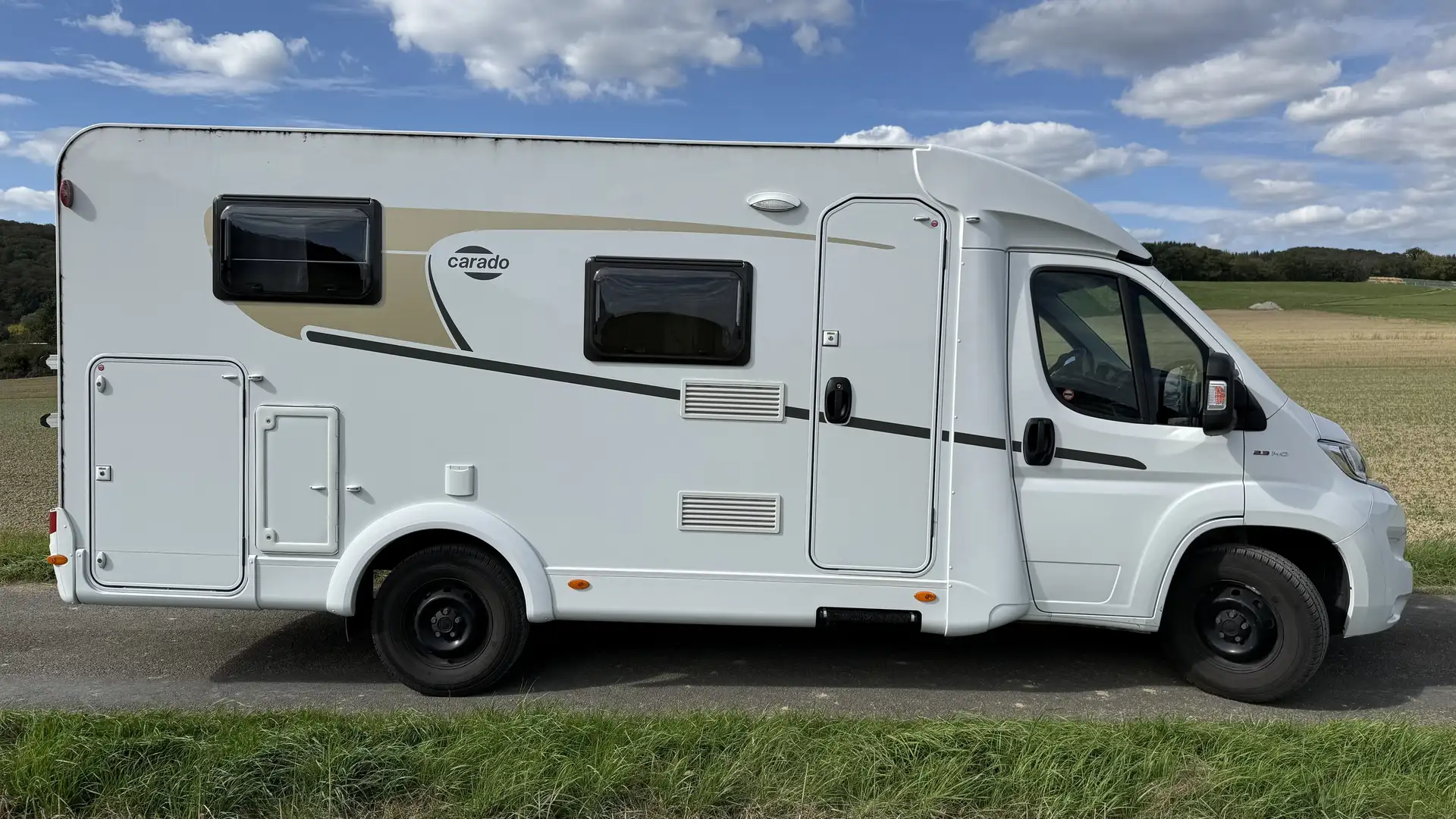 Caravans-Wohnm Carado Teilintegriertes Reisemobil auf Fiat Ducato Basis Weiß - 2