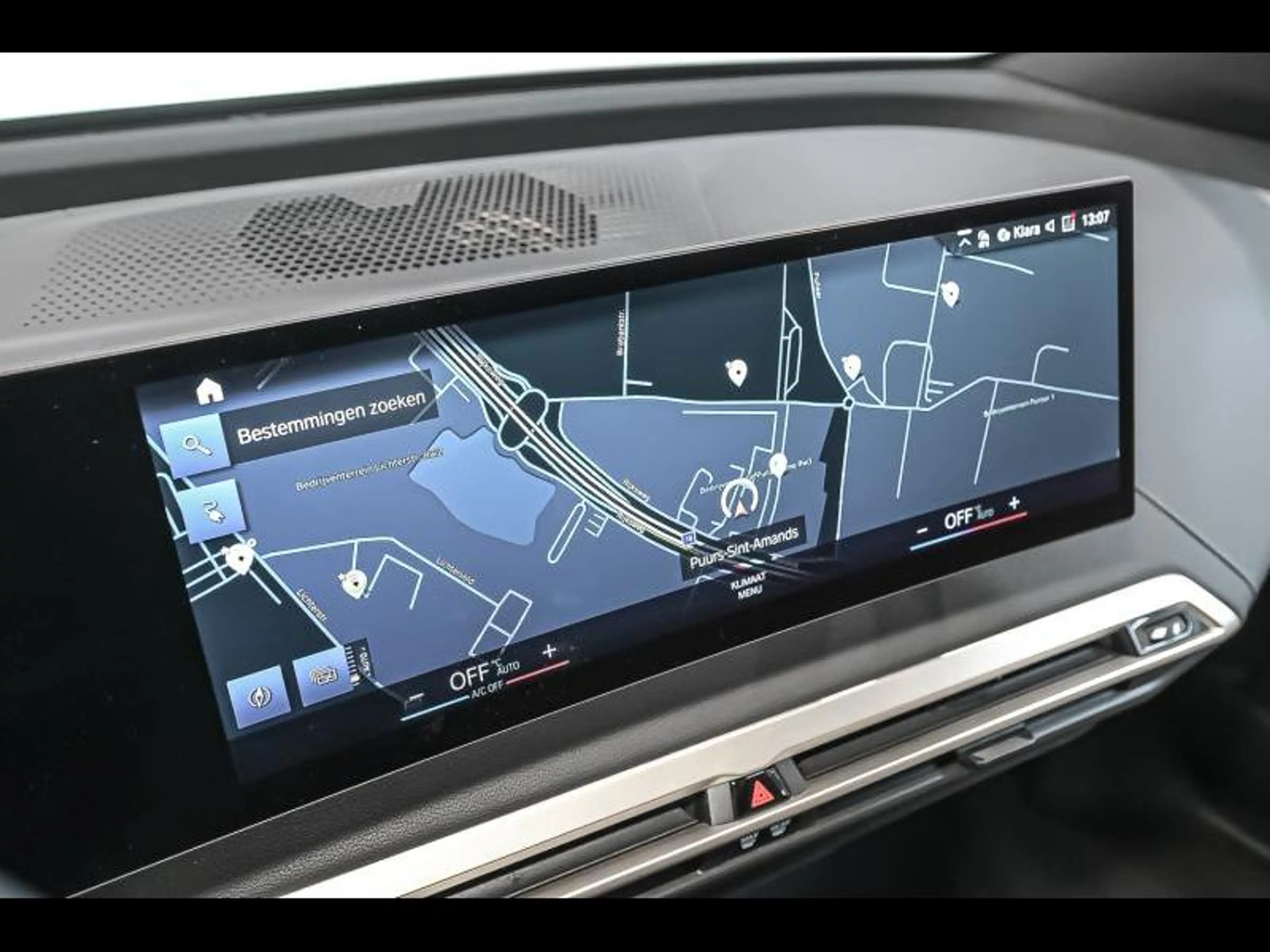 BMW iX xDrive40 - Sport — photo 11