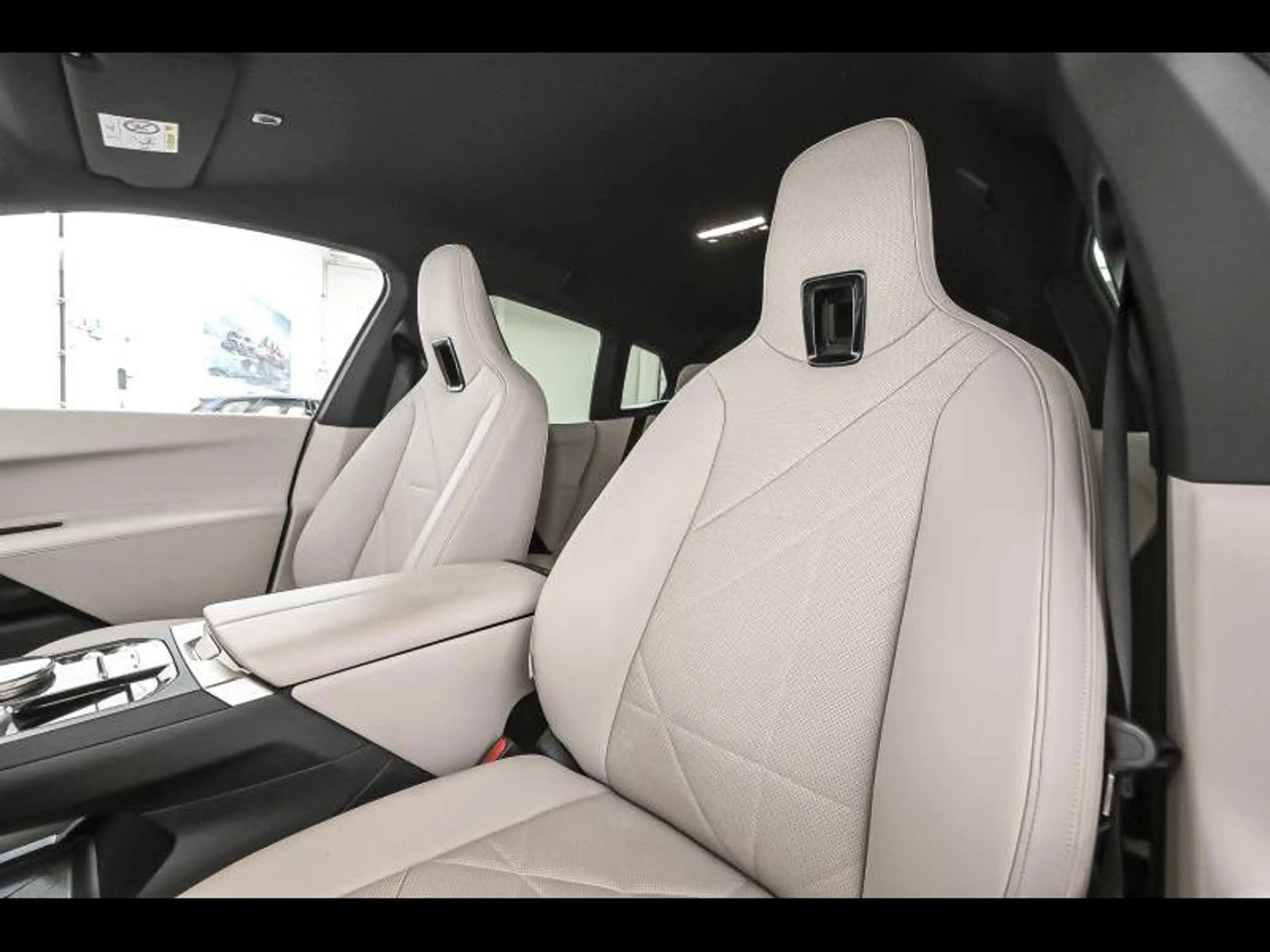 BMW iX xDrive40 - Sport — photo 15