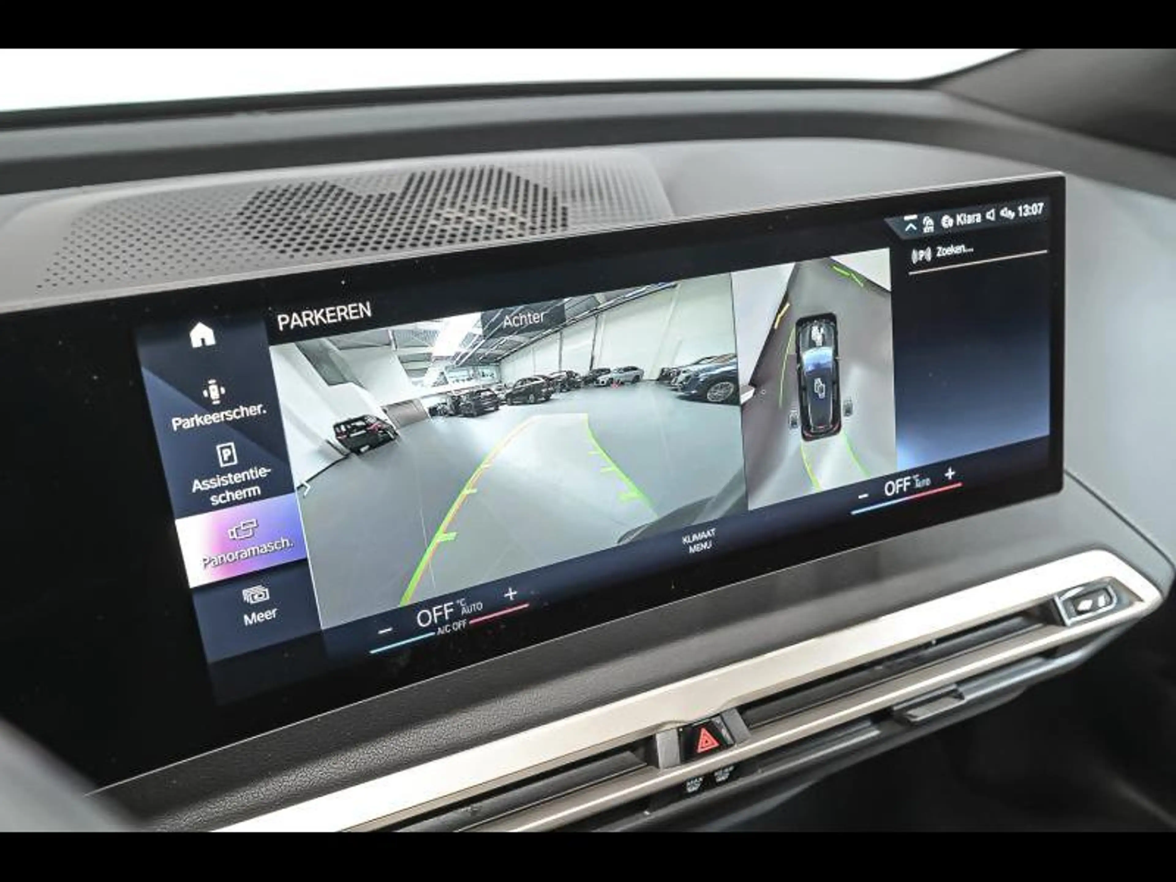 BMW iX xDrive40 - Sport — photo 12