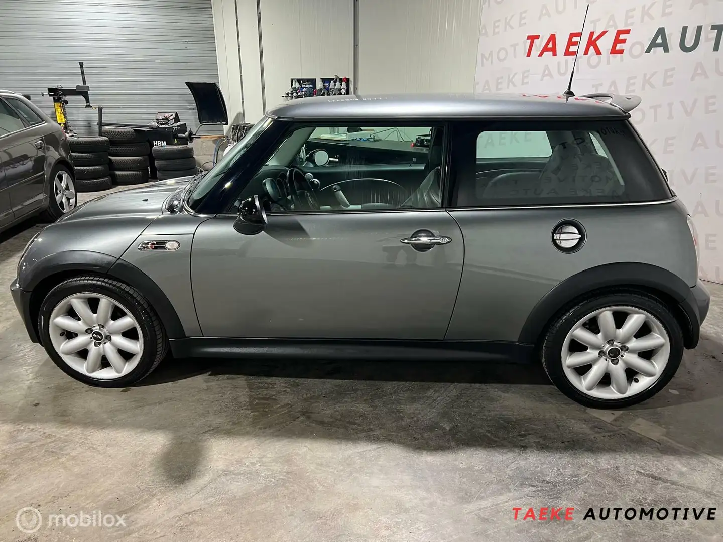 MINI Cooper S Mini 1.6 Clima/1e EIG Grijs - 2