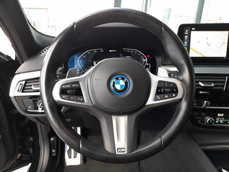 BMW 530 e Touring M-SPORT 4x4 Aut *19 ZOLL / VOLL LED / NAVI / LIVE COCKPIT PROF. / KAMERA / VOLLLEDER* — photo 9