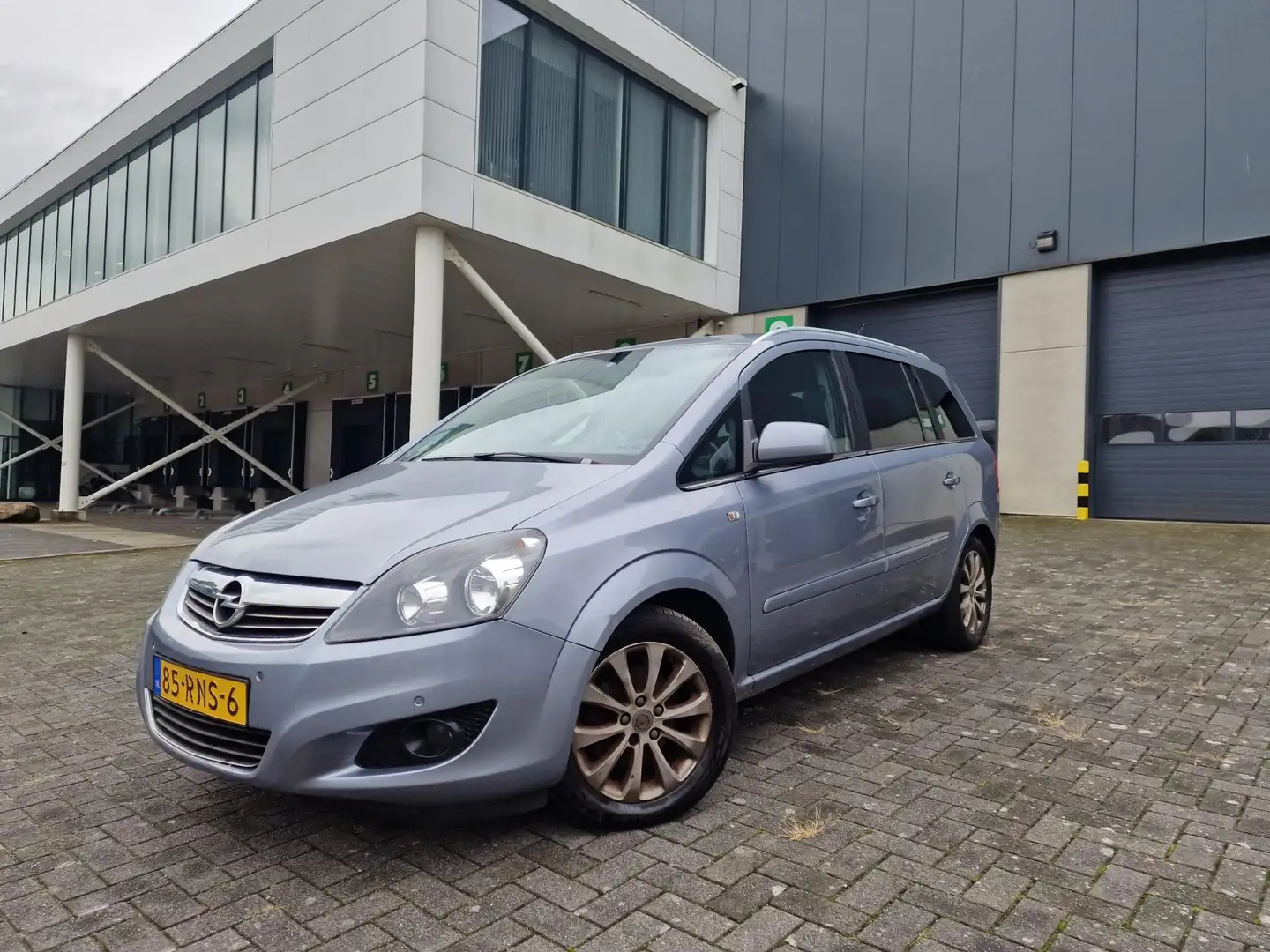 Opel Zafira 1.8 Edition NAVI PSENSOR CRUISE 2 X SLEUTELS Gris - 1